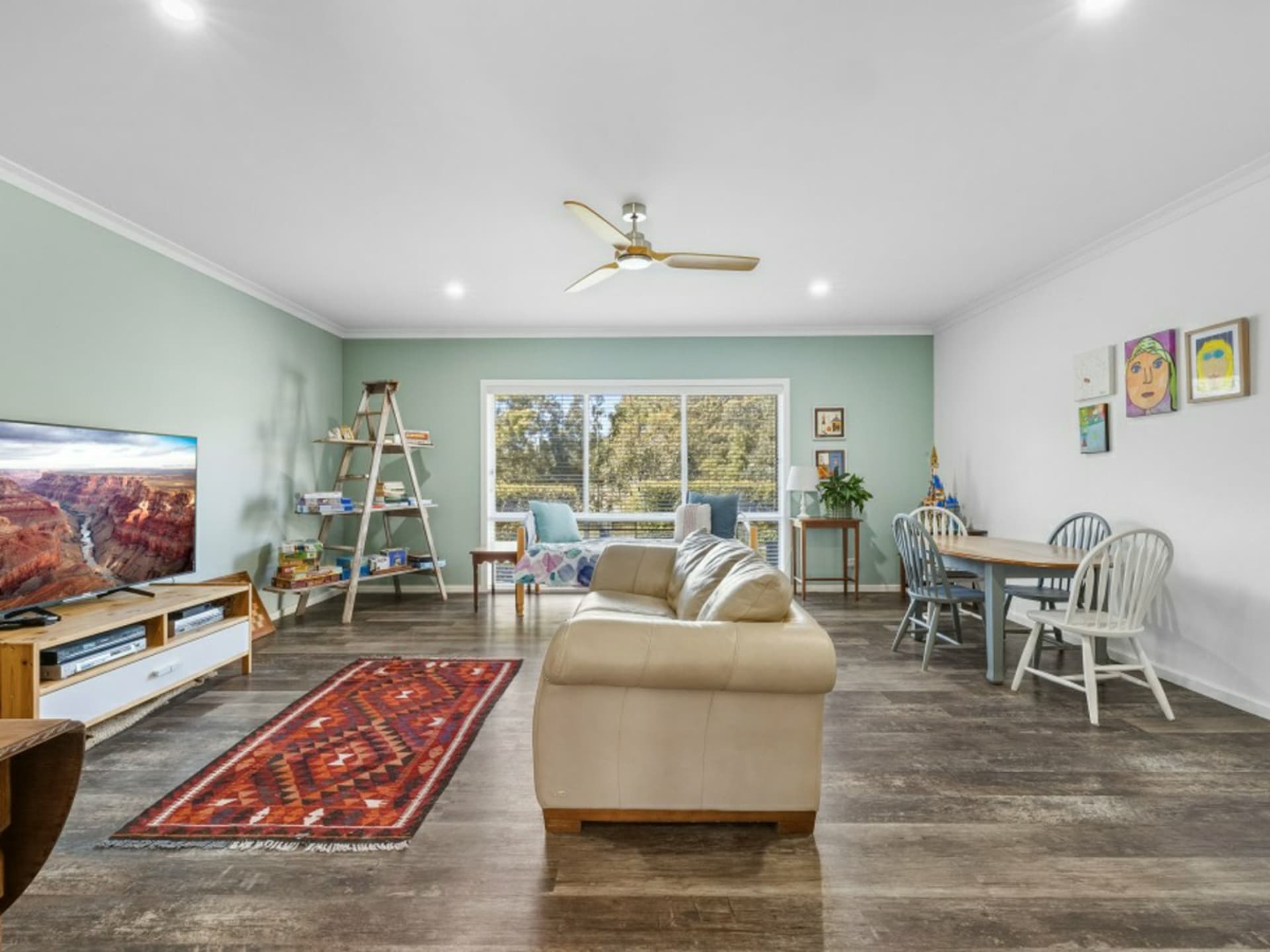 19 Aquabella Drive, Eagle Point, Eagle Point - Thumbnail 4