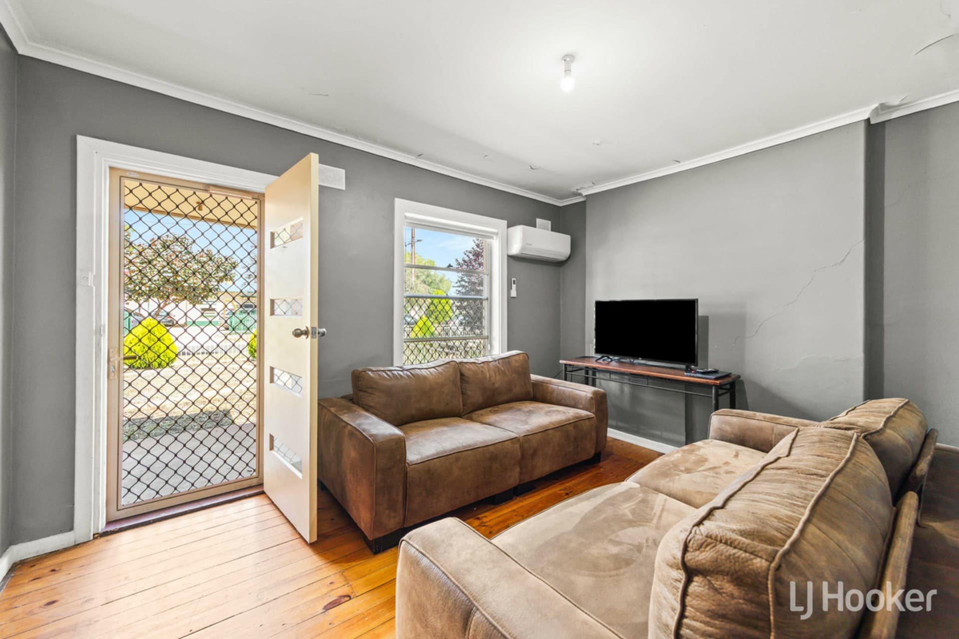 11 Tollerdown Street, Davoren Park, Davoren Park - Thumbnail 5