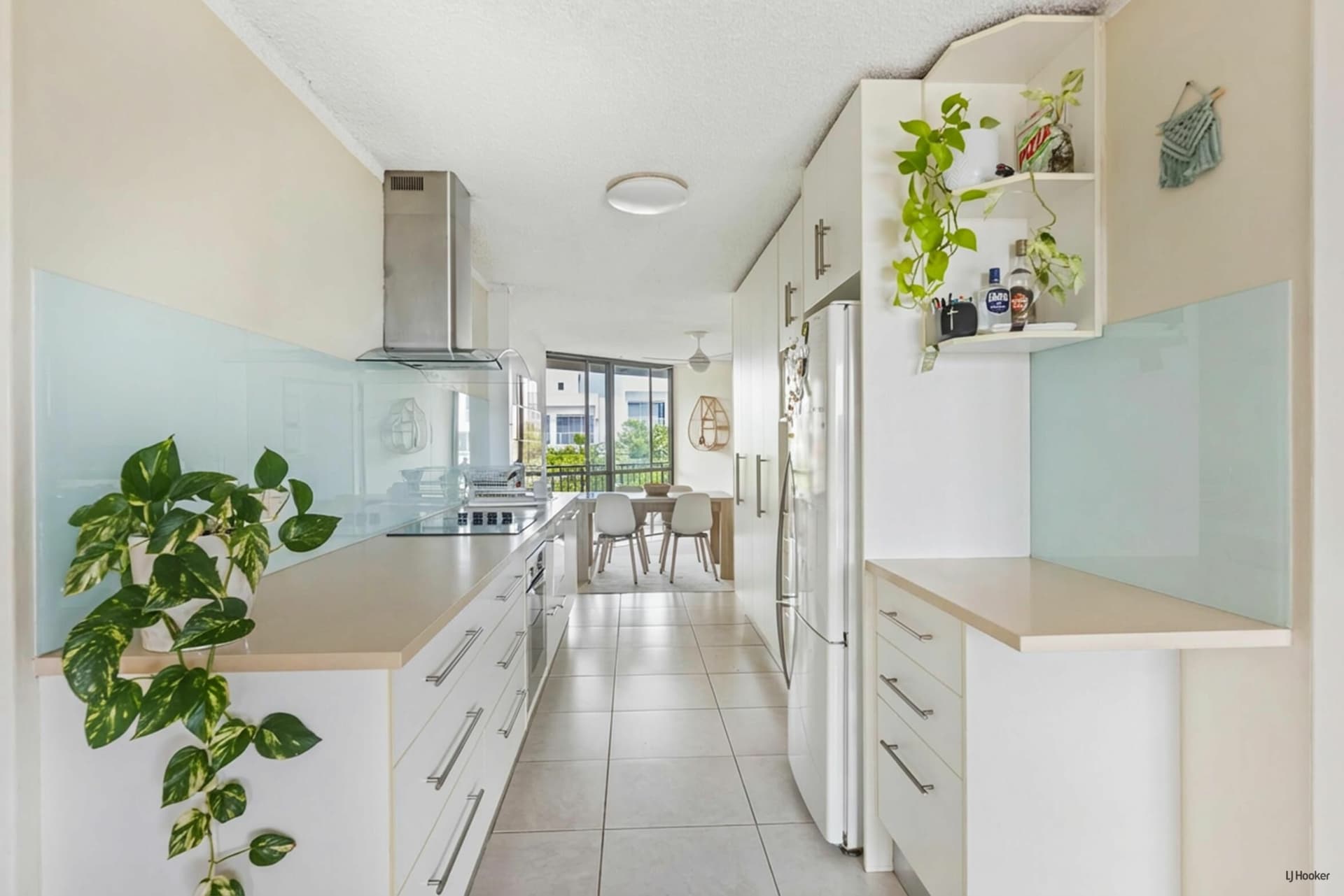 8/10 Rutledge Street, Coolangatta, Coolangatta - Thumbnail 3