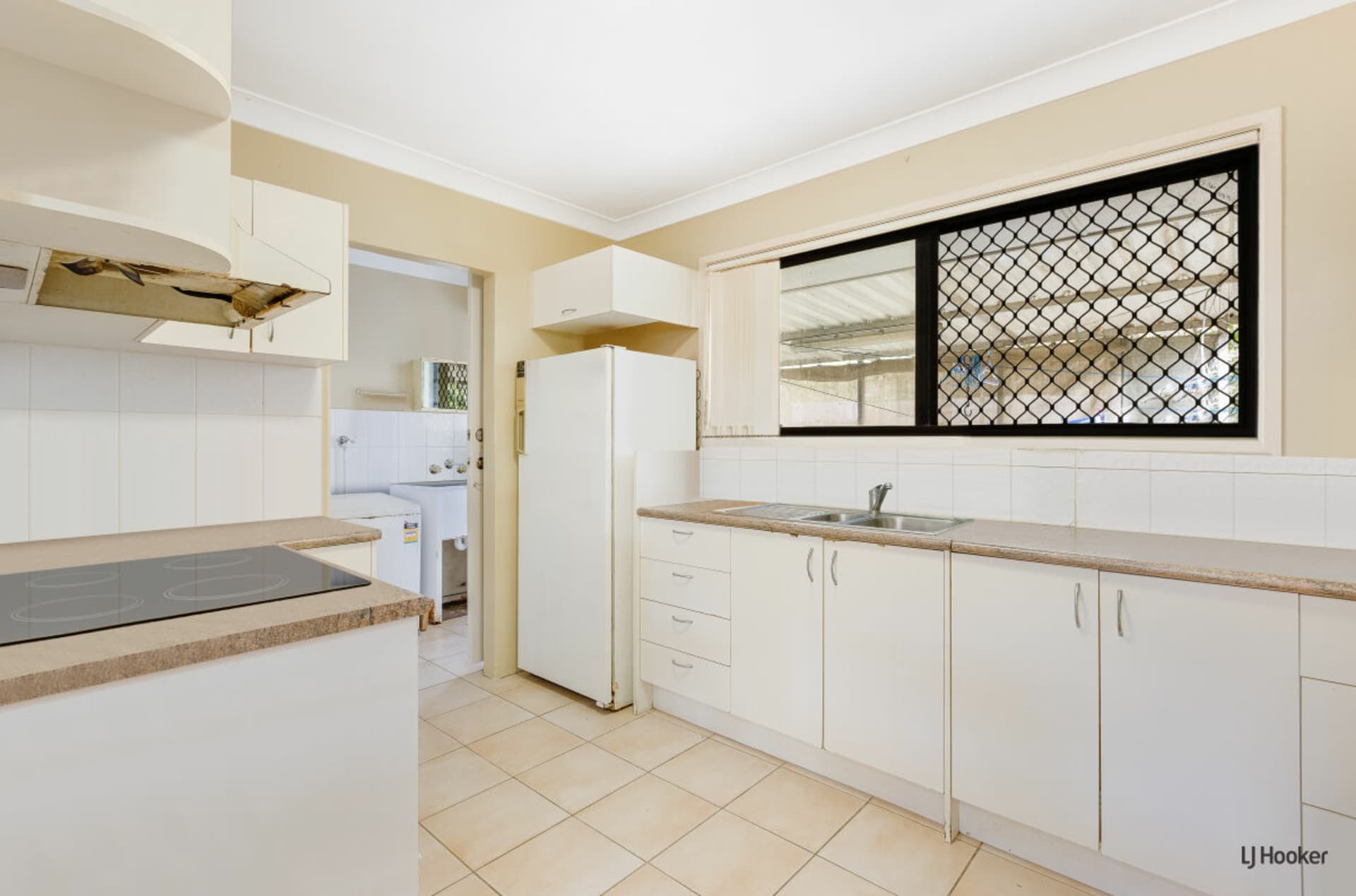 2/16 Doggett Drive, Miami, Miami - Thumbnail 2