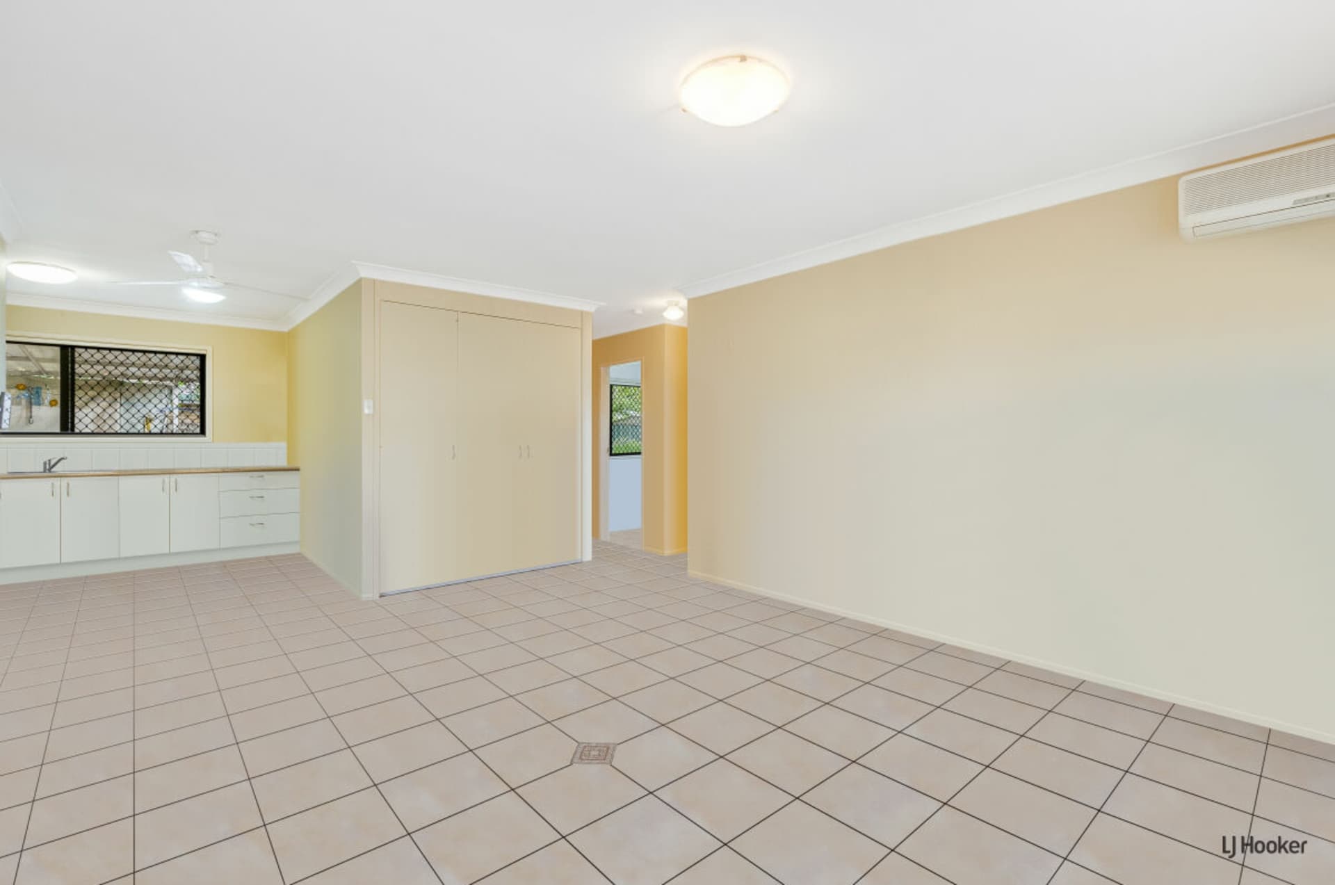 2/16 Doggett Drive, Miami, Miami - Thumbnail 4
