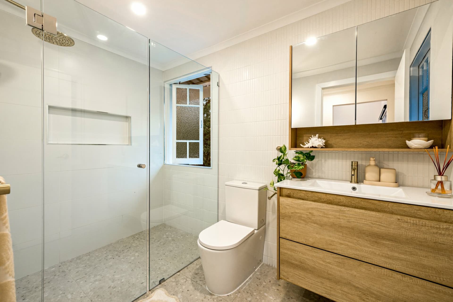 127 Collins Avenue, Edge Hill, Edge Hill - Thumbnail 8