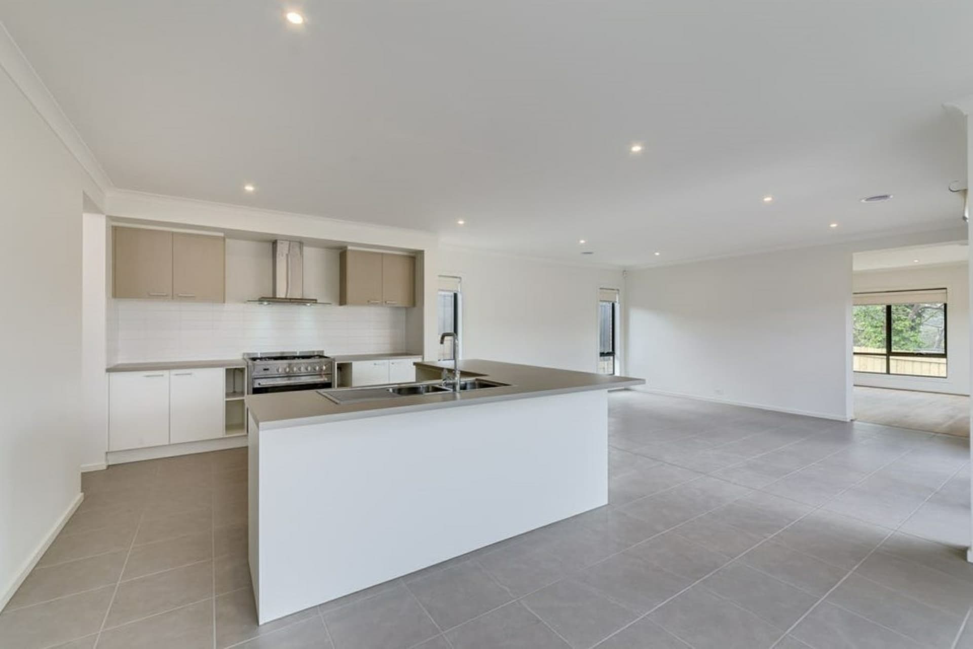 10 Haversack Court, Diamond Creek, Diamond Creek - Thumbnail 2