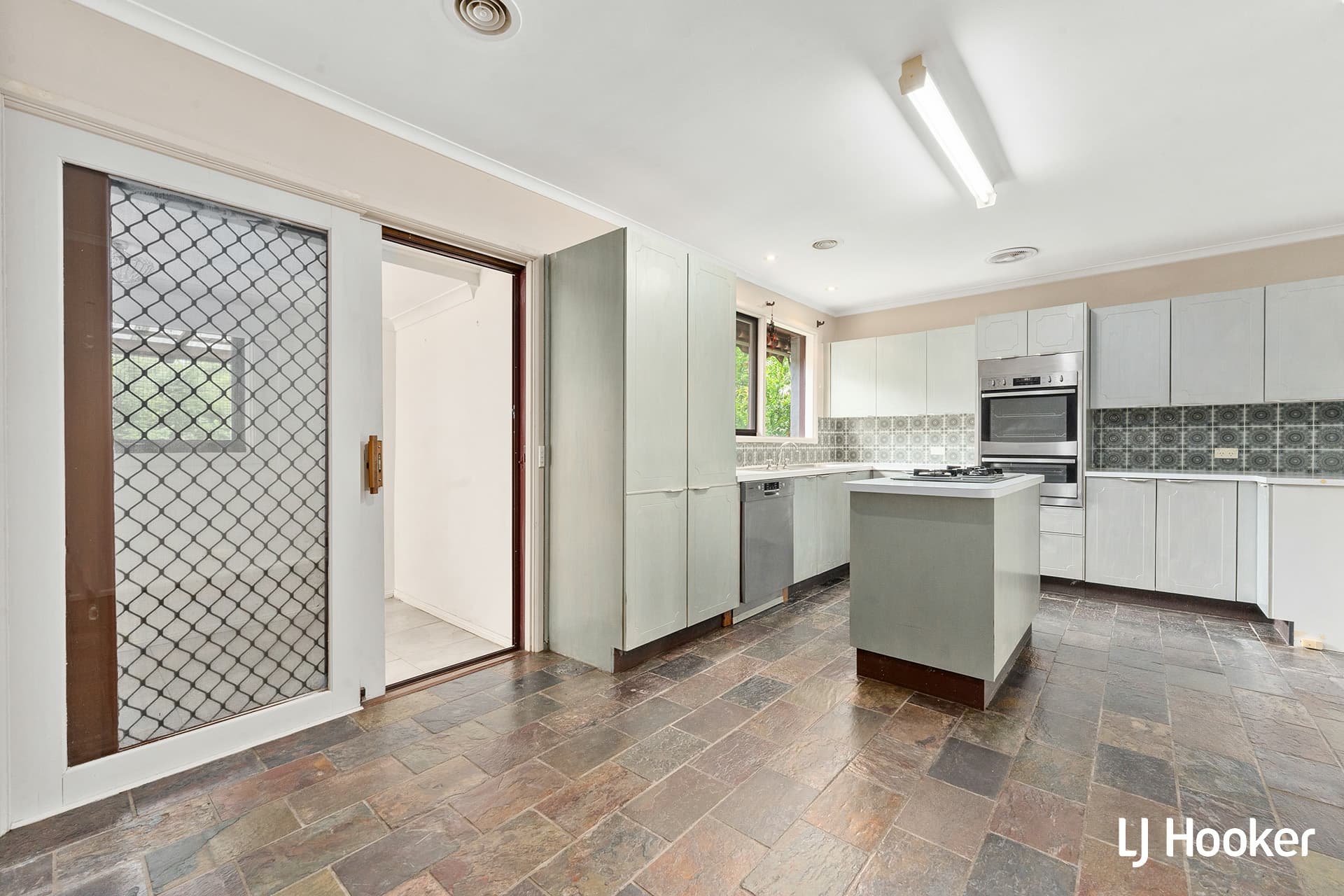 3 Dalley Crescent, Latham, Latham - Thumbnail 5