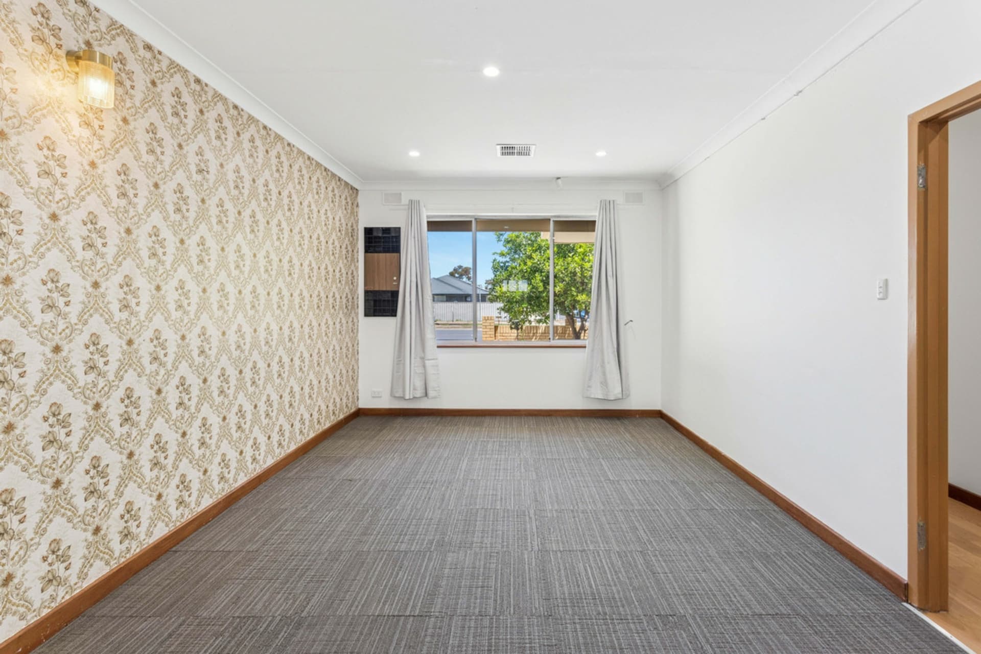 841 Grand Junction Road, Valley View, Valley View - Thumbnail 3