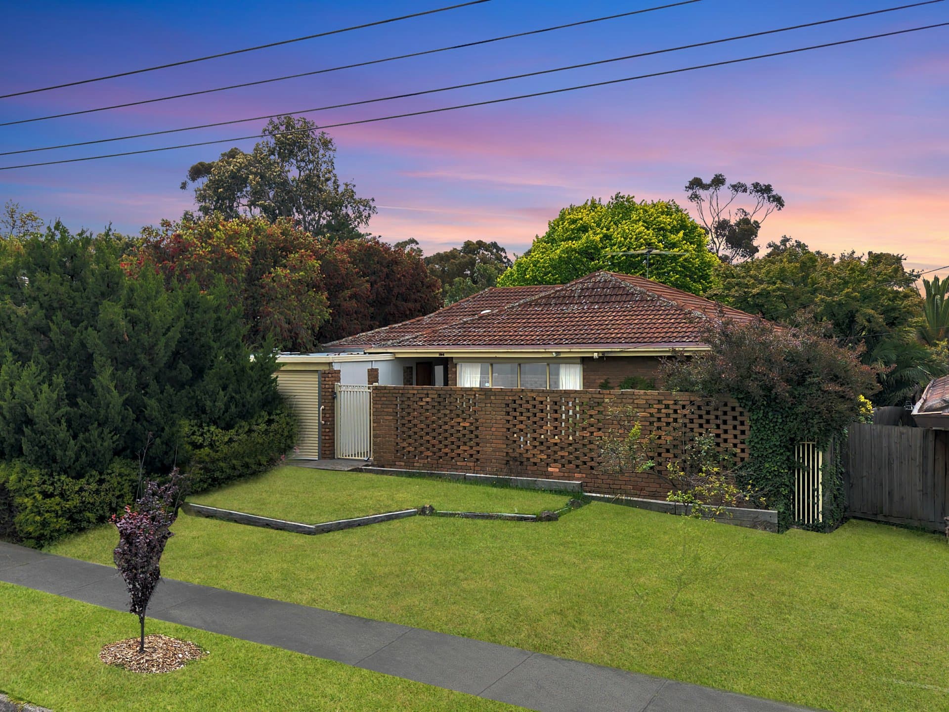 13 Hood Crescent, Sunbury, Sunbury - Thumbnail 3