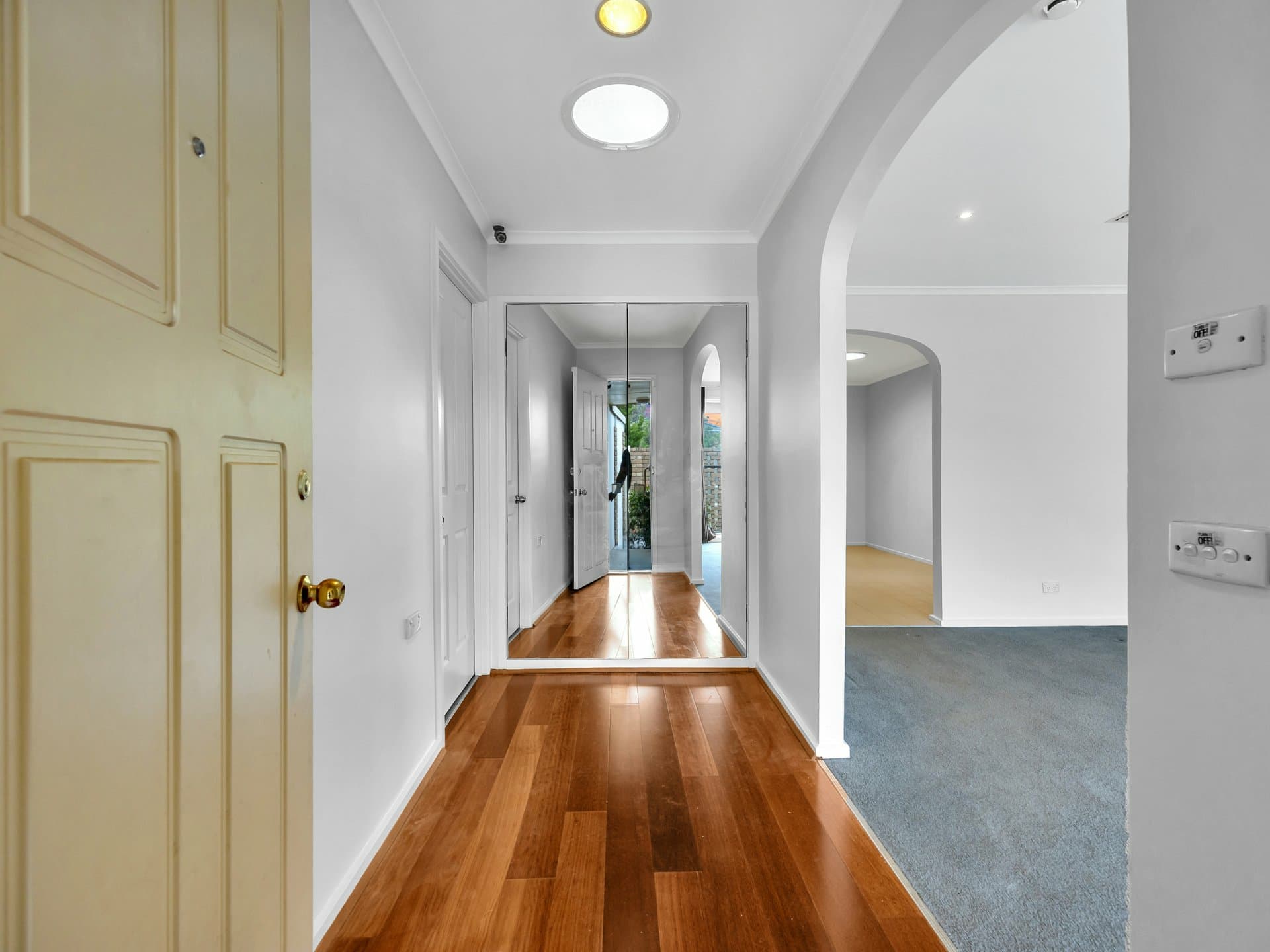 13 Hood Crescent, Sunbury, Sunbury - Thumbnail 5