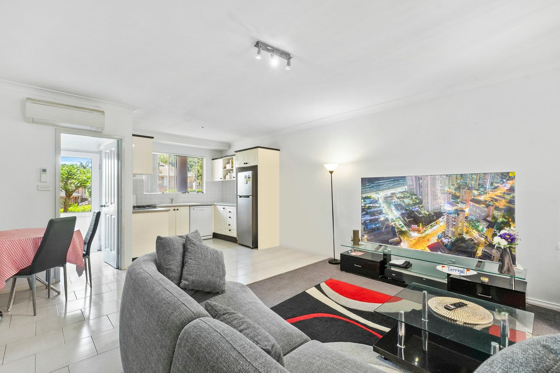 10/9-13 Junction Road, Terrigal, Terrigal - Thumbnail 2