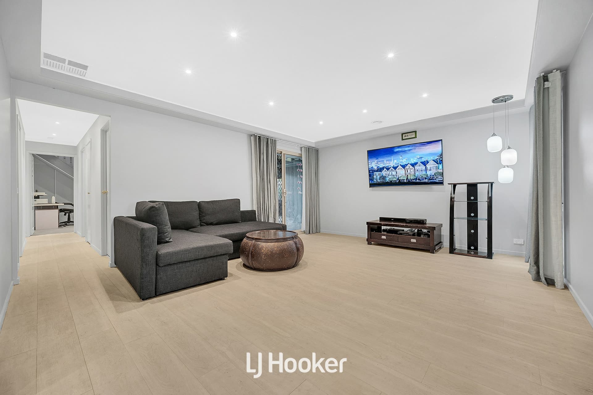 4 Hindmarsh Court, Cranbourne North, Cranbourne North - Thumbnail 4