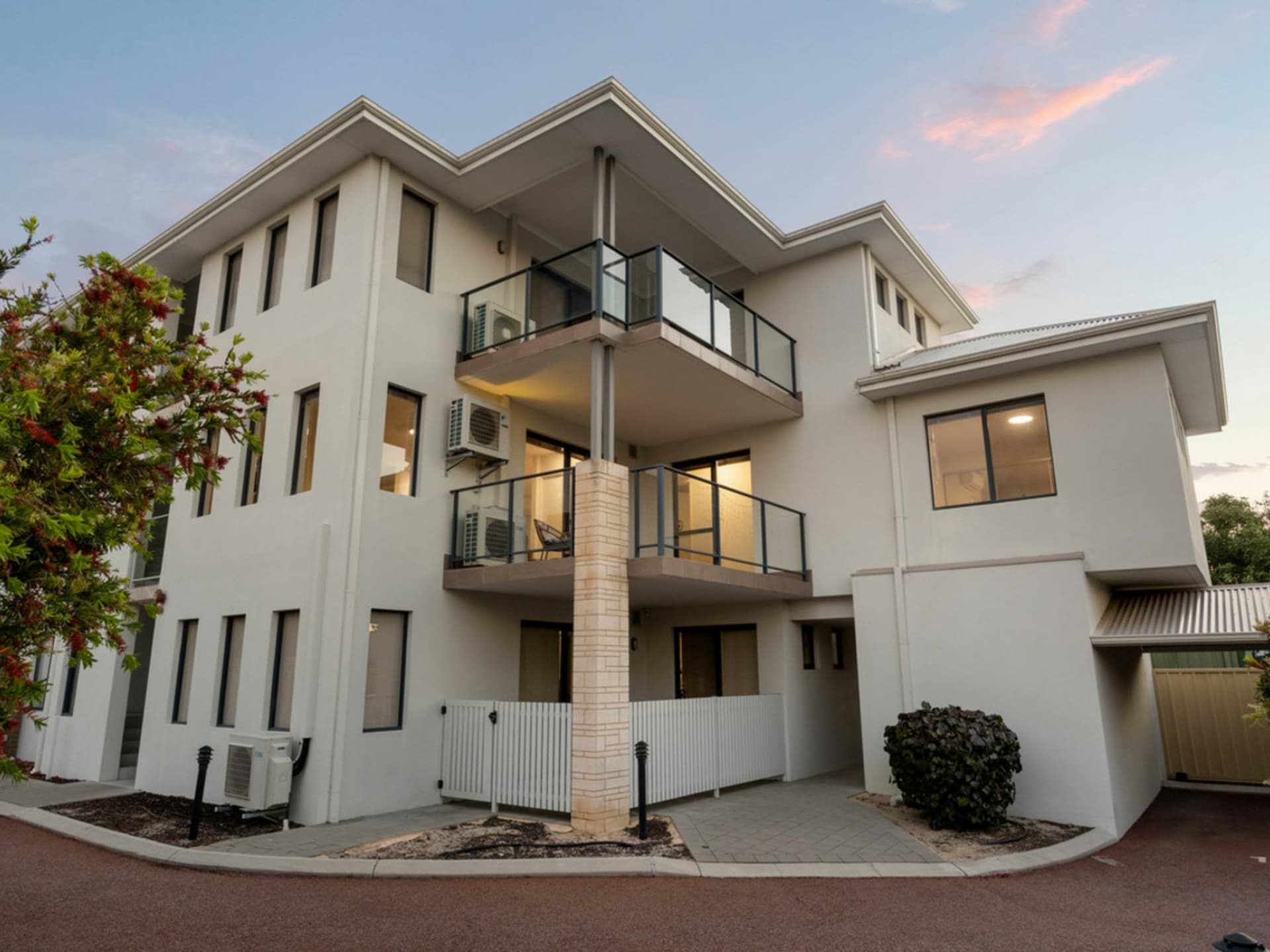 4/3 Beverley Road, Cloverdale, Cloverdale - Thumbnail 2