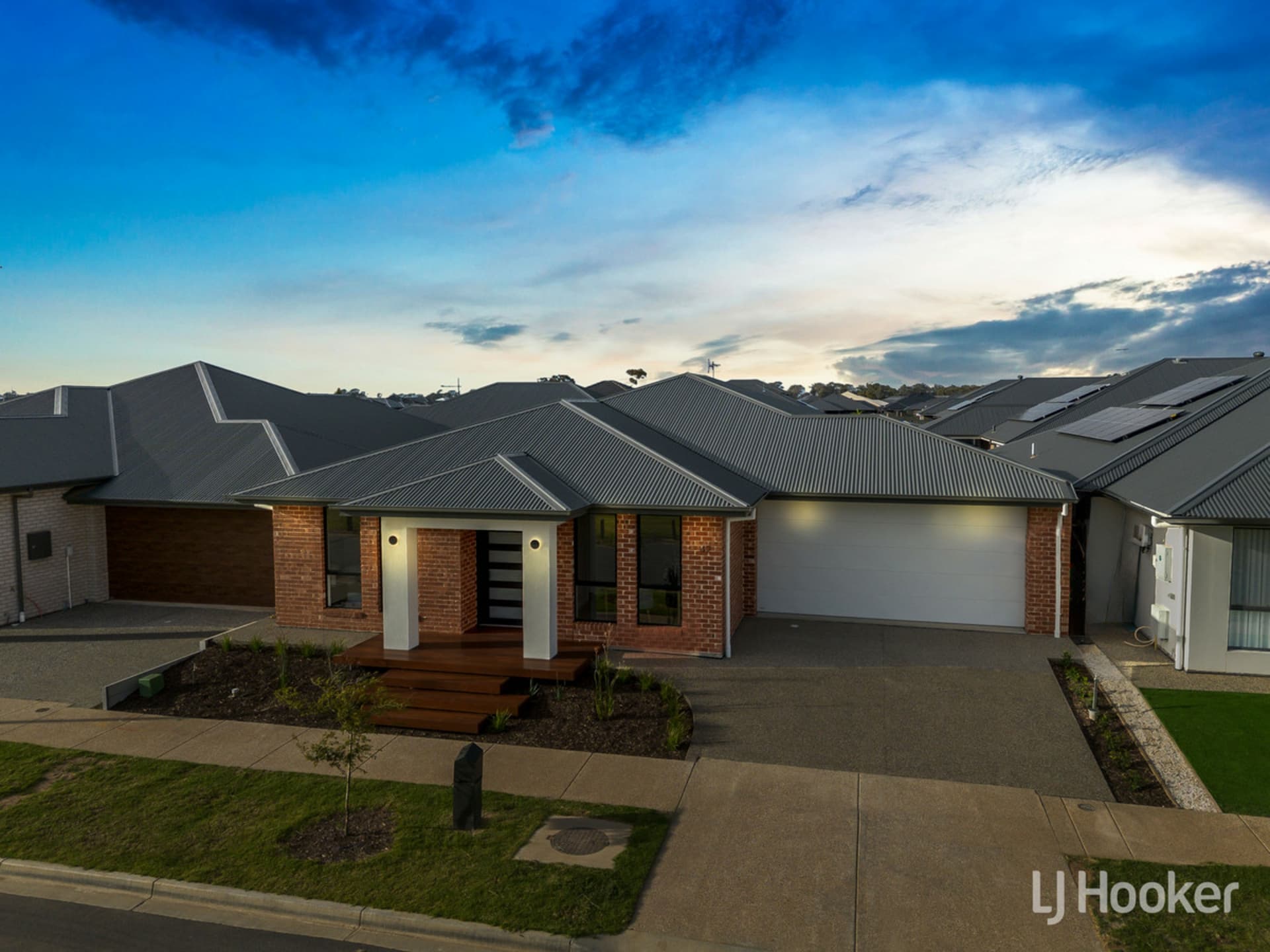 42 Marchant Trail, Riverlea Park, Riverlea Park - Thumbnail 2