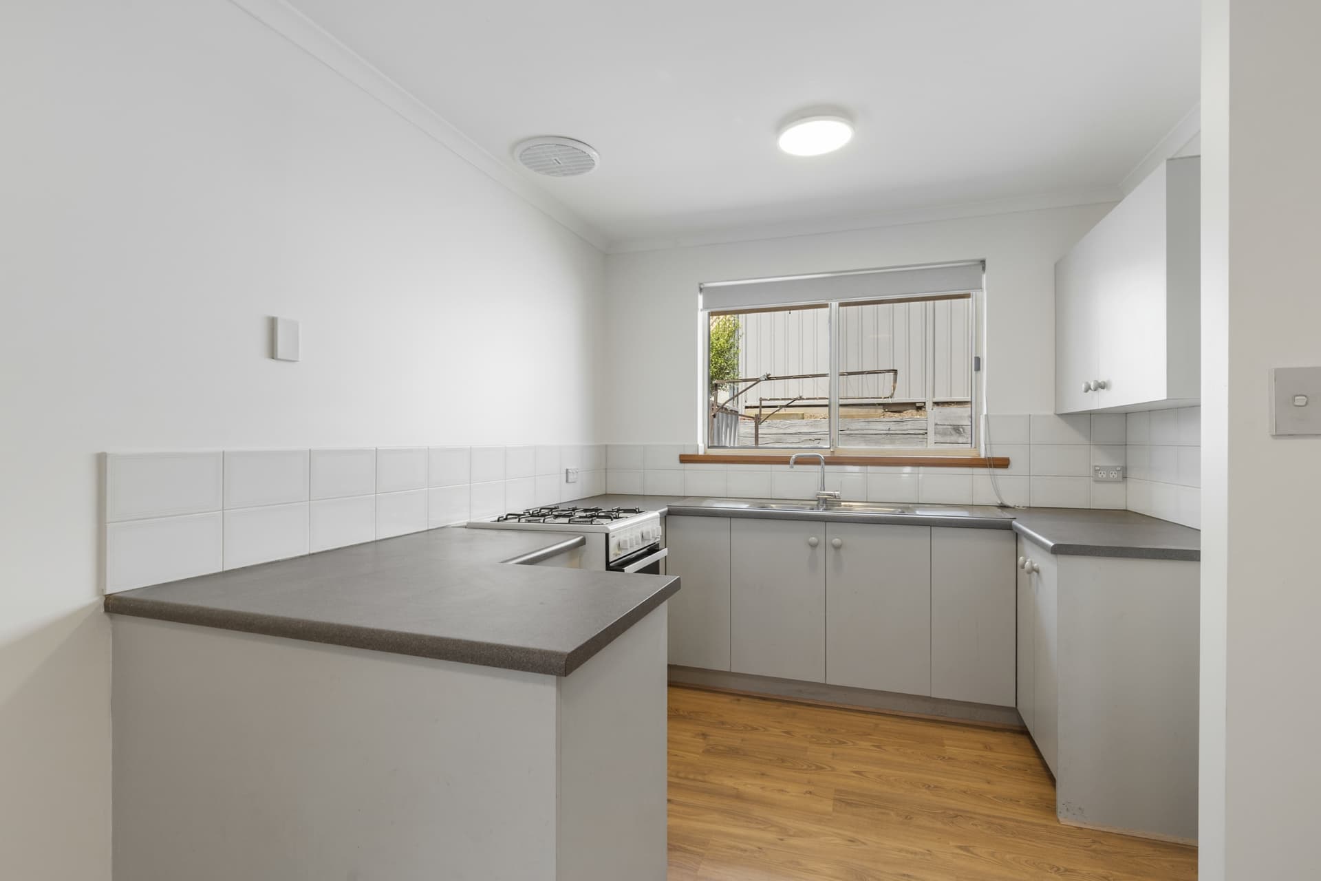 2/10 Don Avenue, Seacliff Park, Seacliff Park - Thumbnail 3
