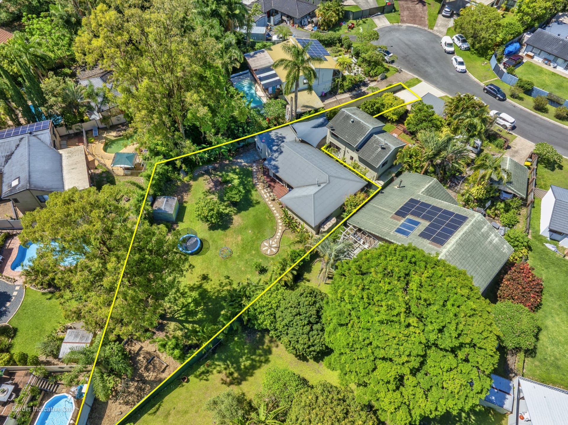 2/8 Onyx Court, Carrara, Carrara - Image 1