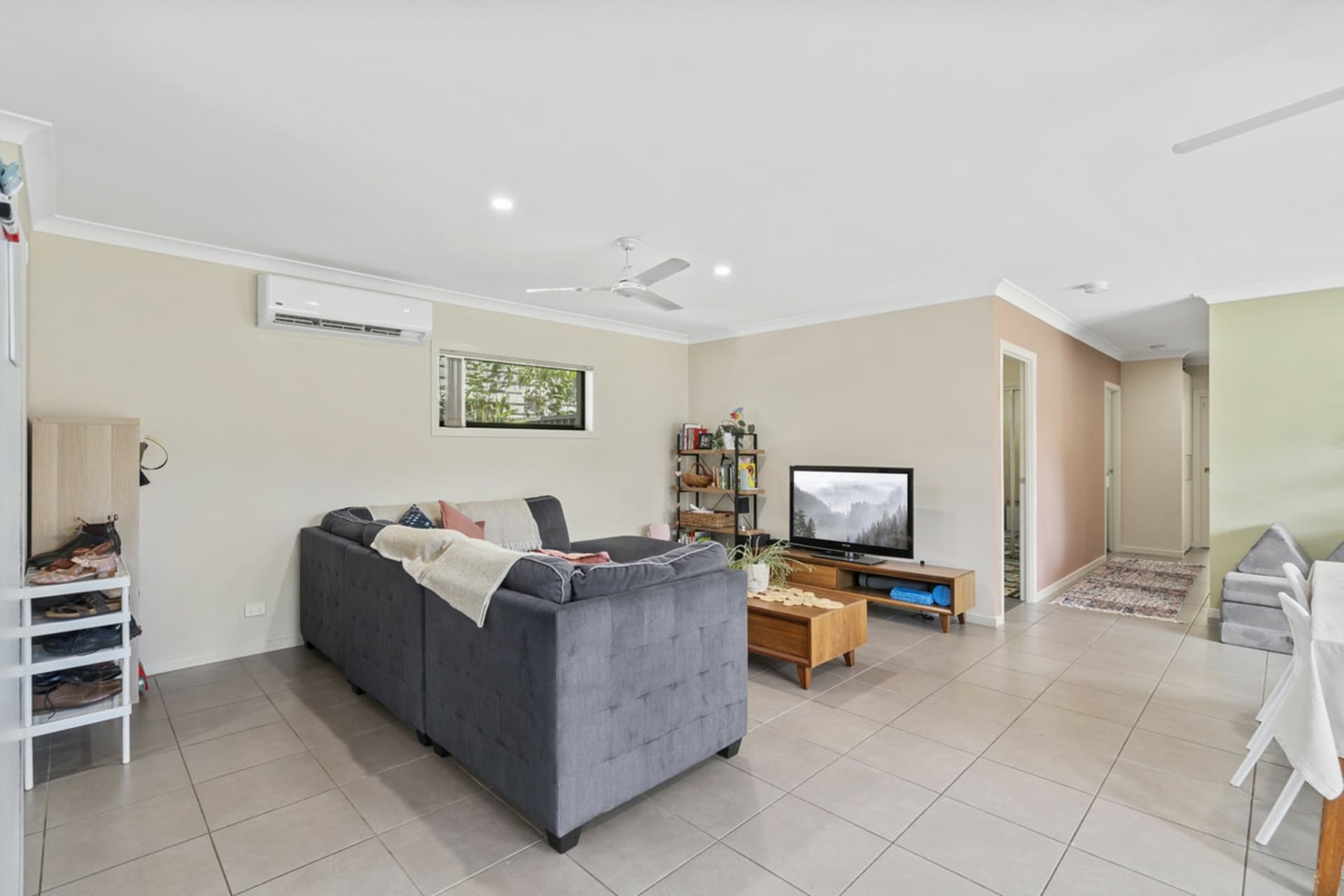 2/8 Onyx Court, Carrara, Carrara - Thumbnail 3