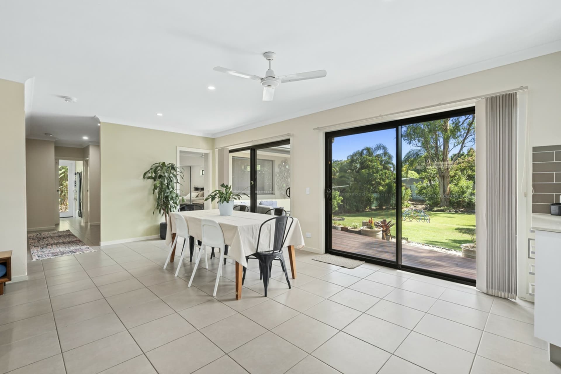 2/8 Onyx Court, Carrara, Carrara - Thumbnail 4