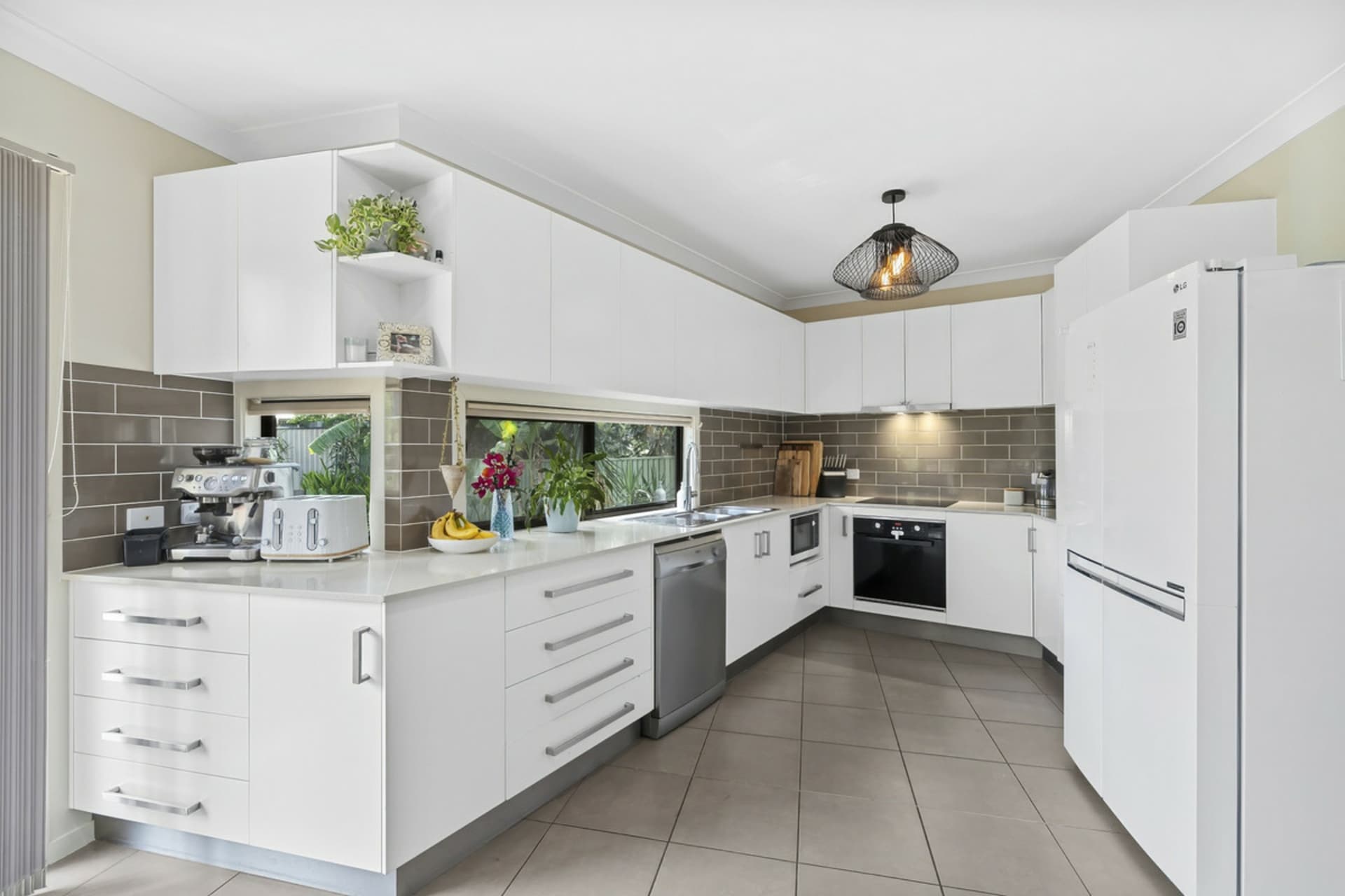 2/8 Onyx Court, Carrara, Carrara - Thumbnail 5
