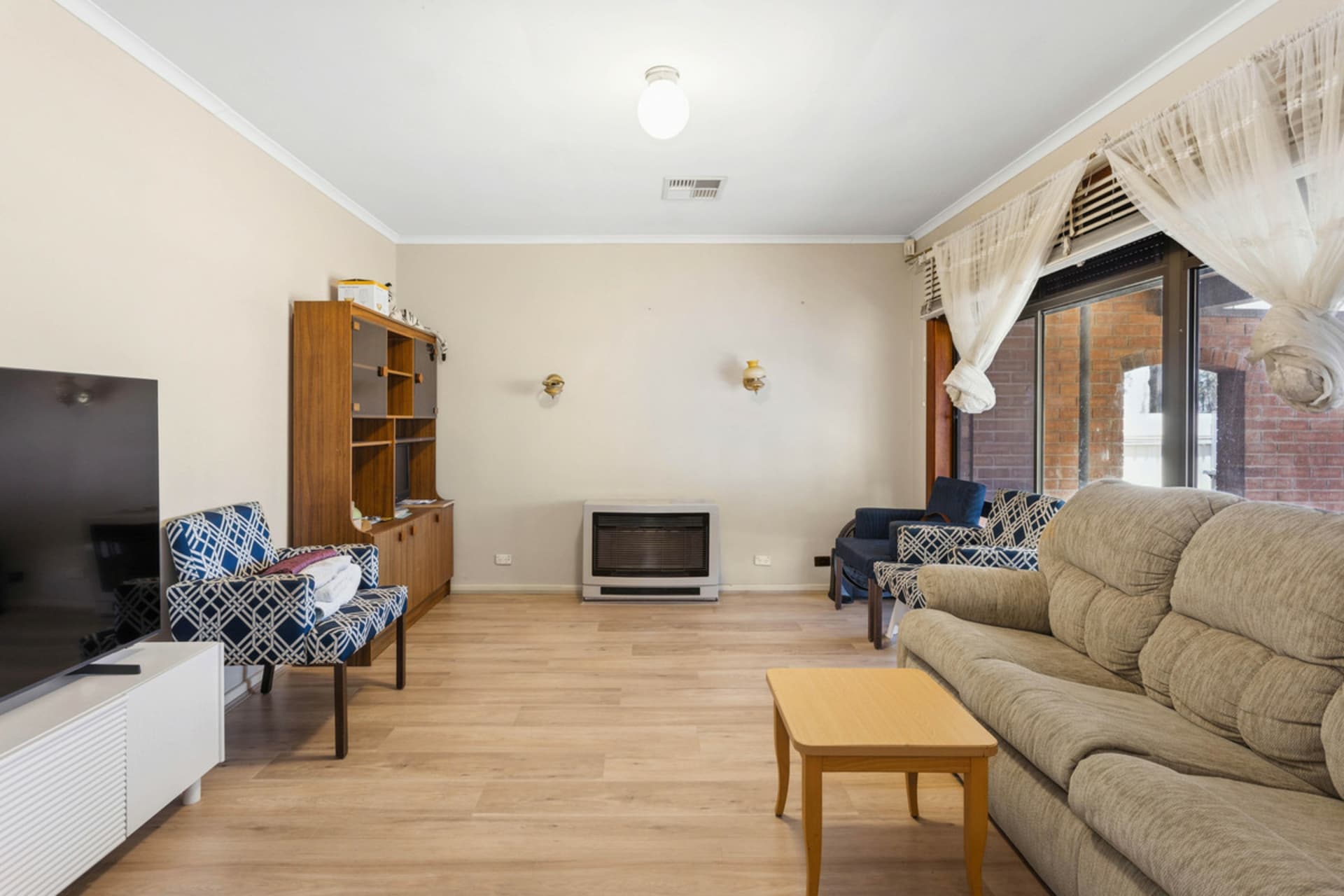 49 Middle Row, Salisbury, Salisbury - Thumbnail 2