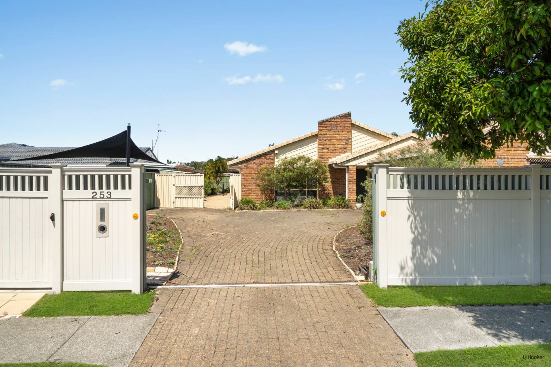 253 Nineteenth Avenue, Elanora, Elanora - Thumbnail 4