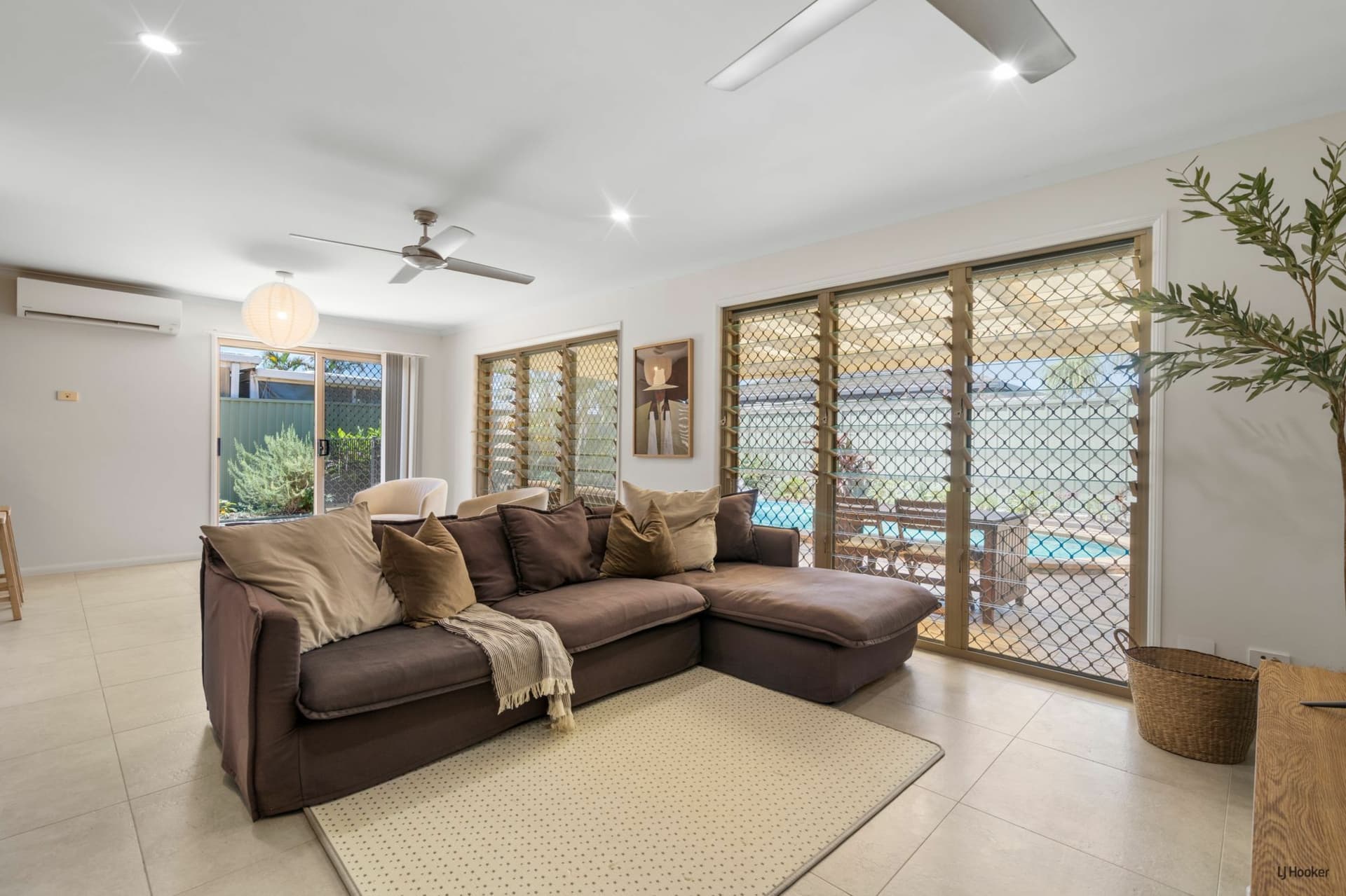253 Nineteenth Avenue, Elanora, Elanora - Thumbnail 6