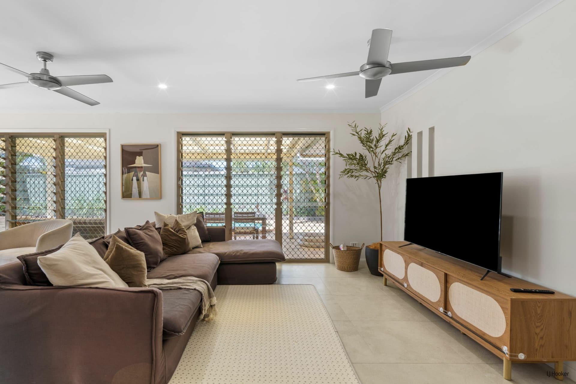 253 Nineteenth Avenue, Elanora, Elanora - Thumbnail 7