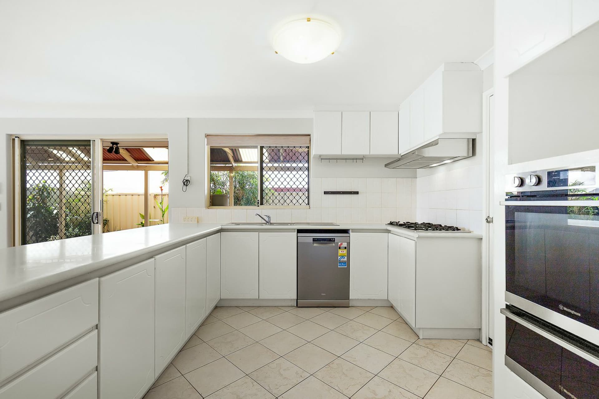 6 Holyrood Close, Orelia, Orelia - Thumbnail 6