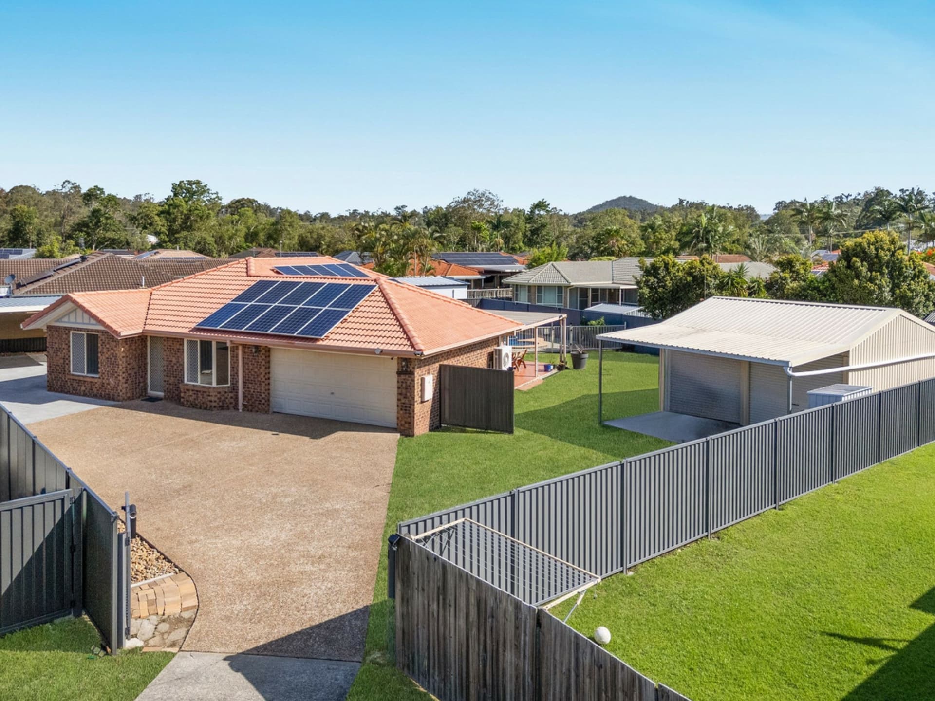 8 Hollyfern Court, Oxenford, Oxenford - Thumbnail 2