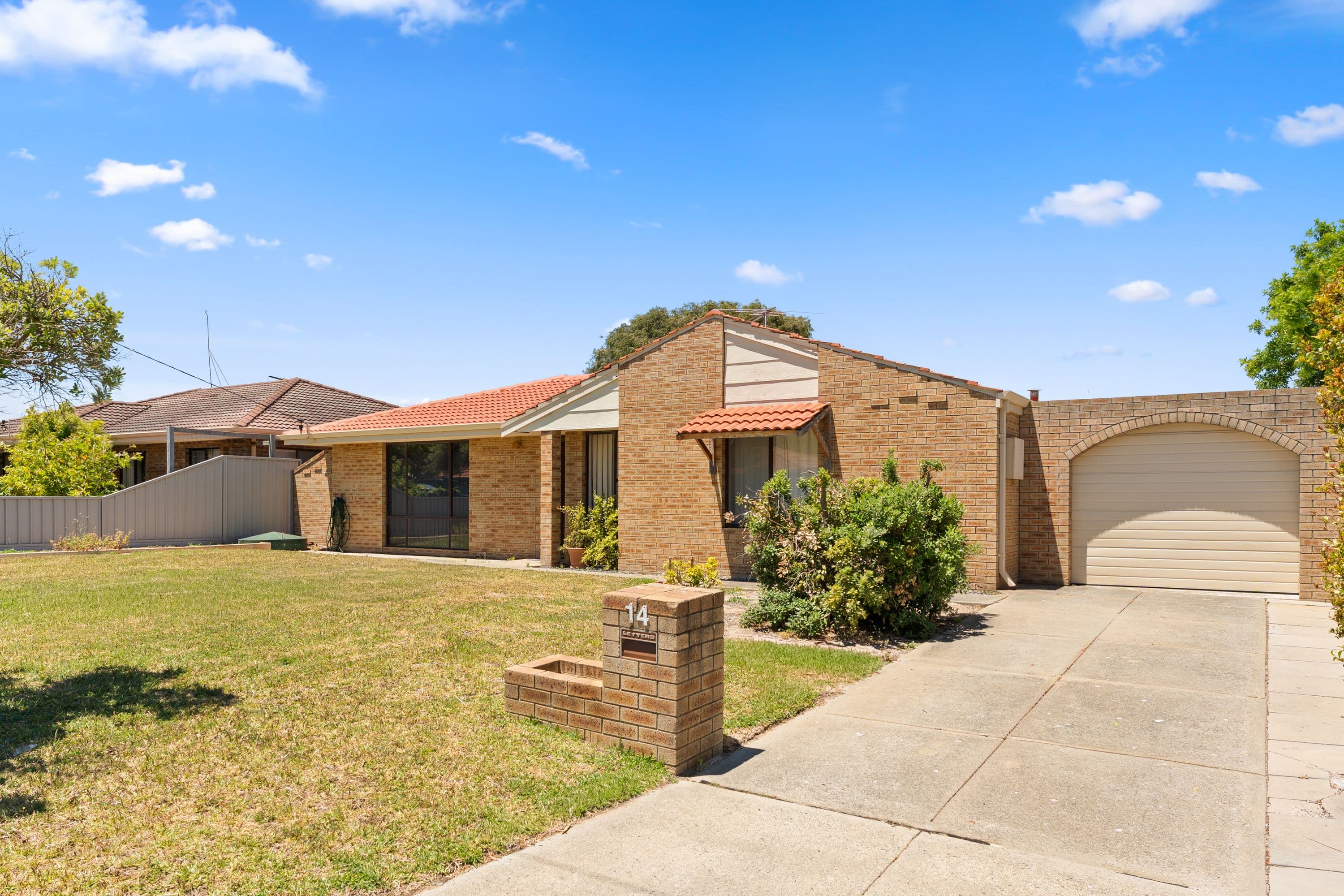 14 Leeder Street, Safety Bay WA 6169, Safety Bay - Thumbnail 2