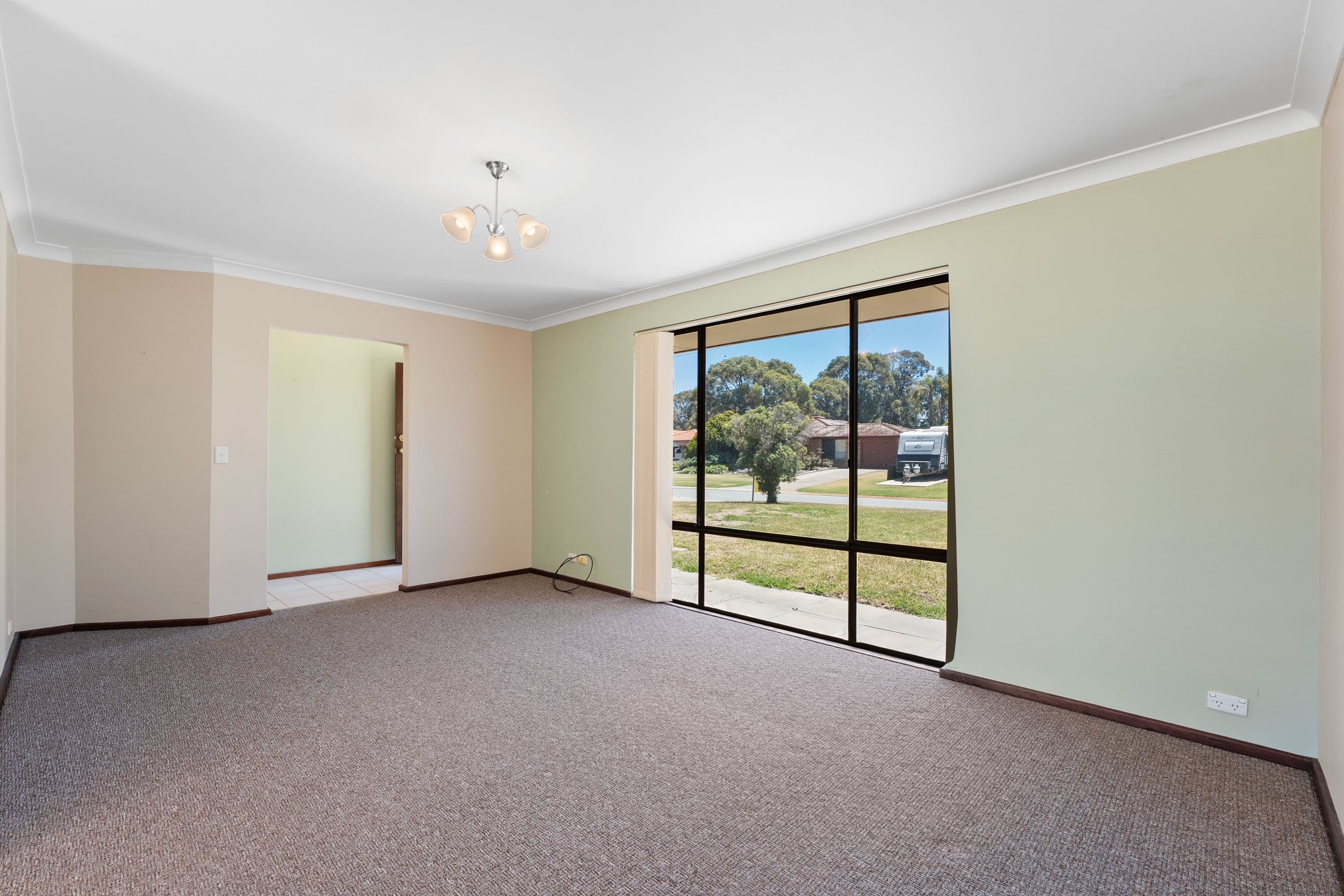 14 Leeder Street, Safety Bay WA 6169, Safety Bay - Thumbnail 4