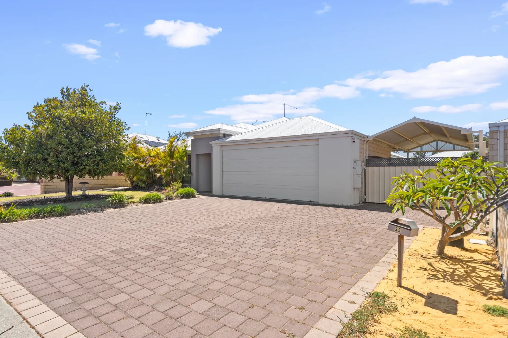 35 Cervantes Drive, Erskine., Erskine - Image 1