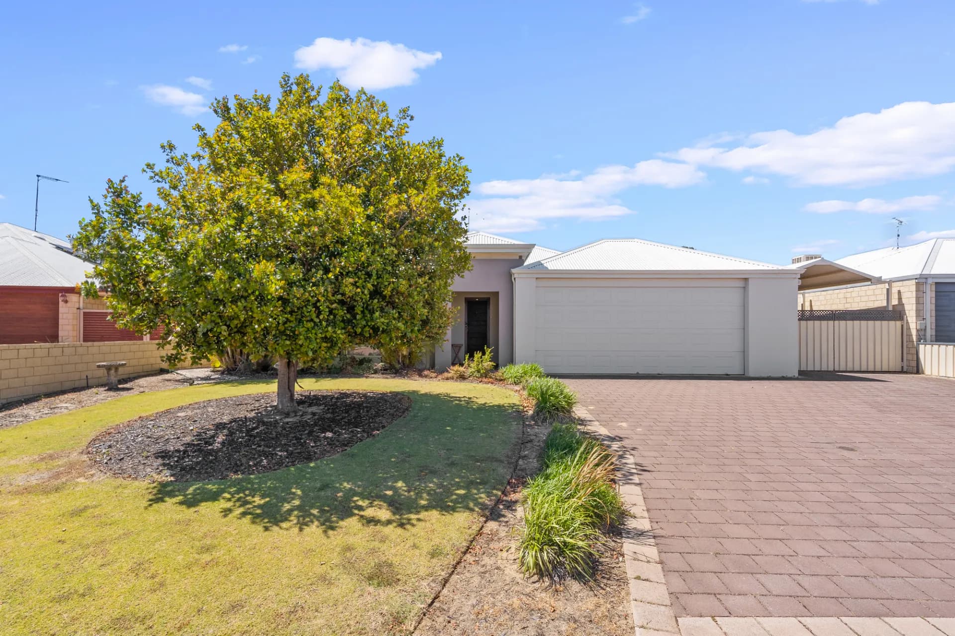 35 Cervantes Drive, Erskine., Erskine - Thumbnail 2