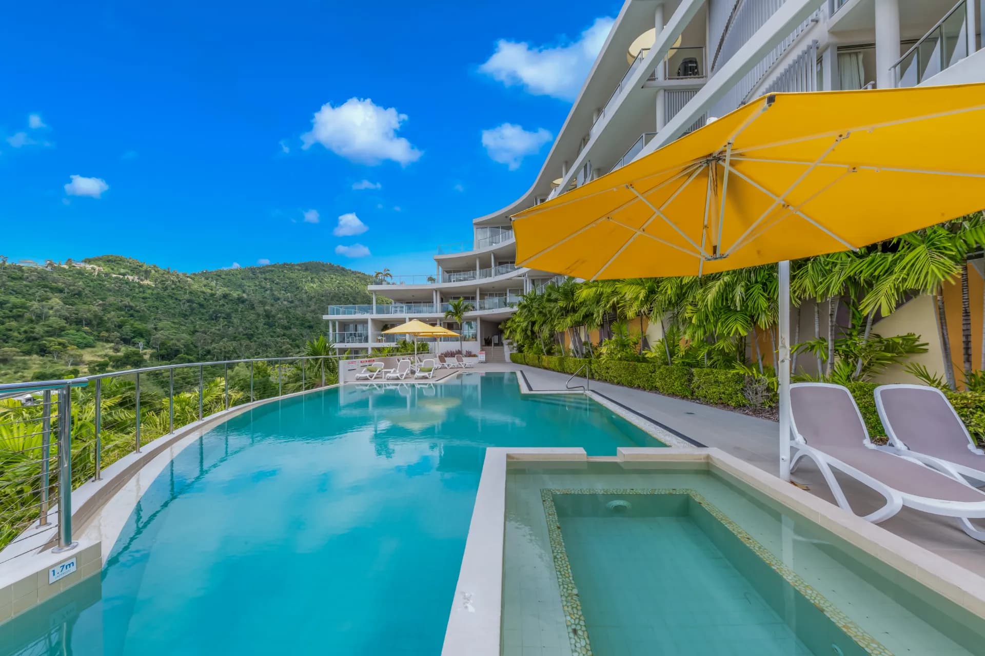 9/18 Seaview Drive, Airlie Beach., Airlie Beach - Image 1