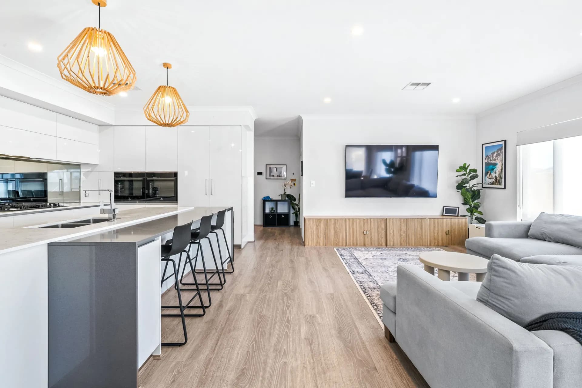 18 Rubens Road, Madora Bay., Madora Bay - Thumbnail 2