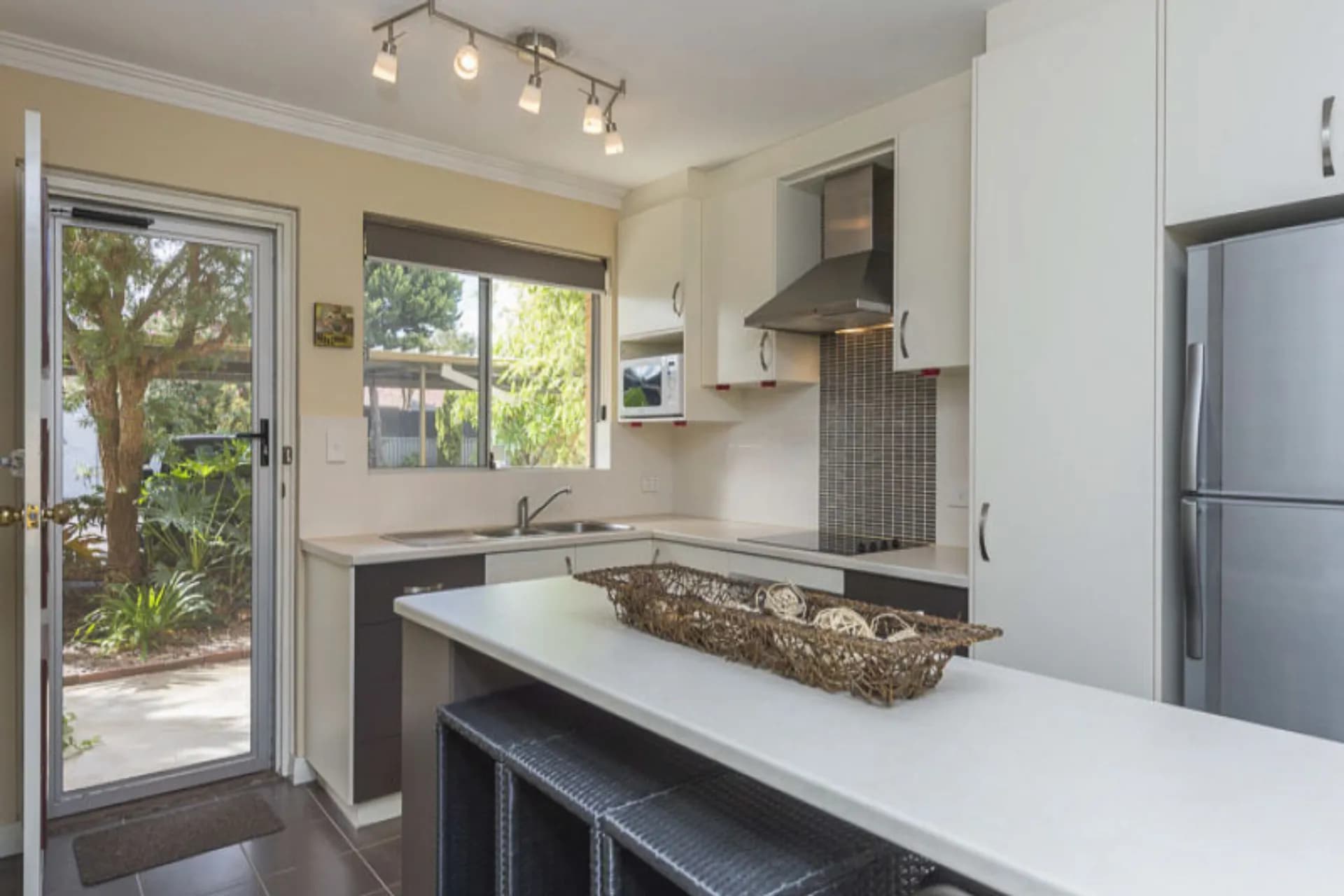 6/81-83 Shakespeare Avenue, Yokine., Yokine - Image 1