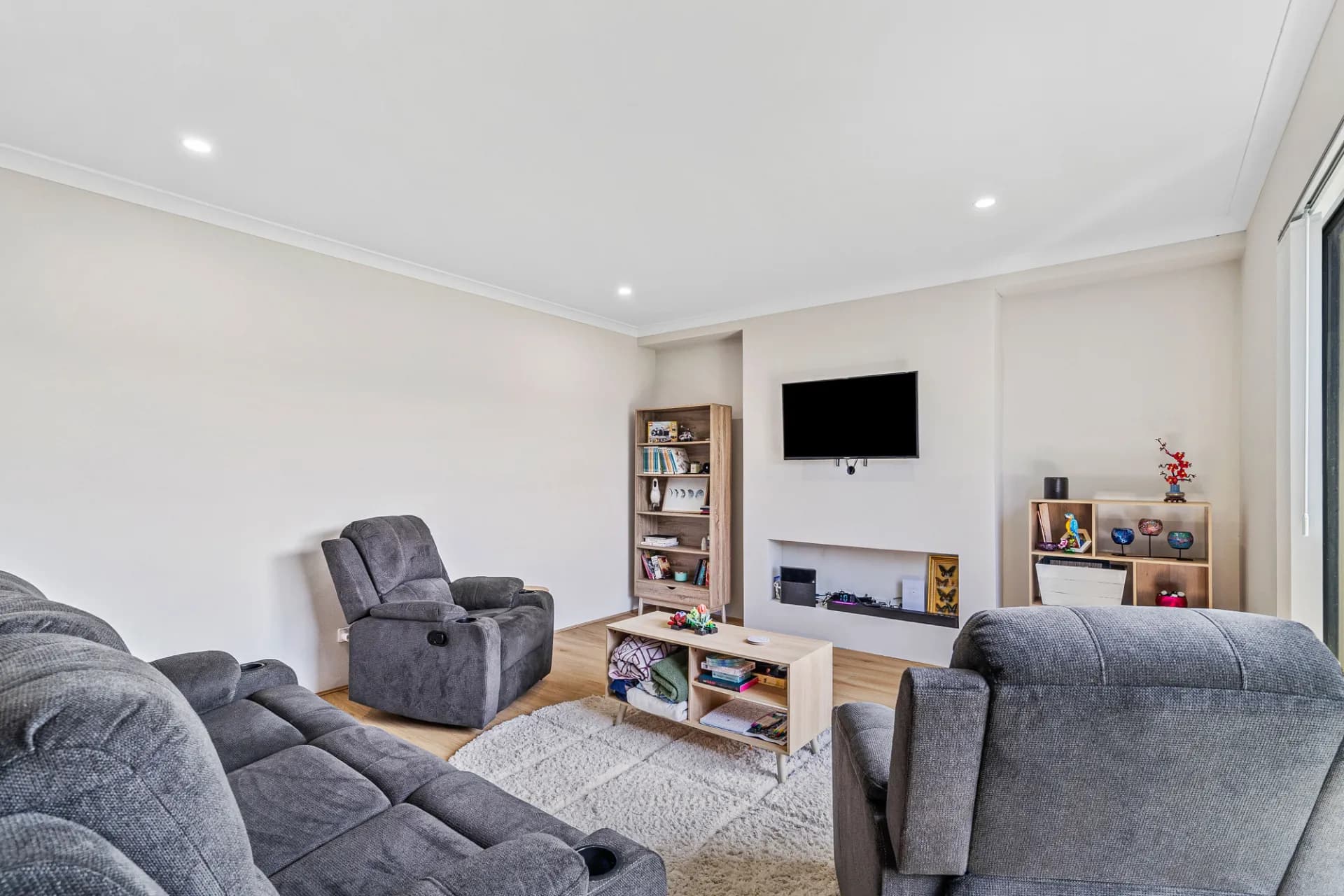 118 Lakewood Parkway, Coodanup., Coodanup - Thumbnail 5