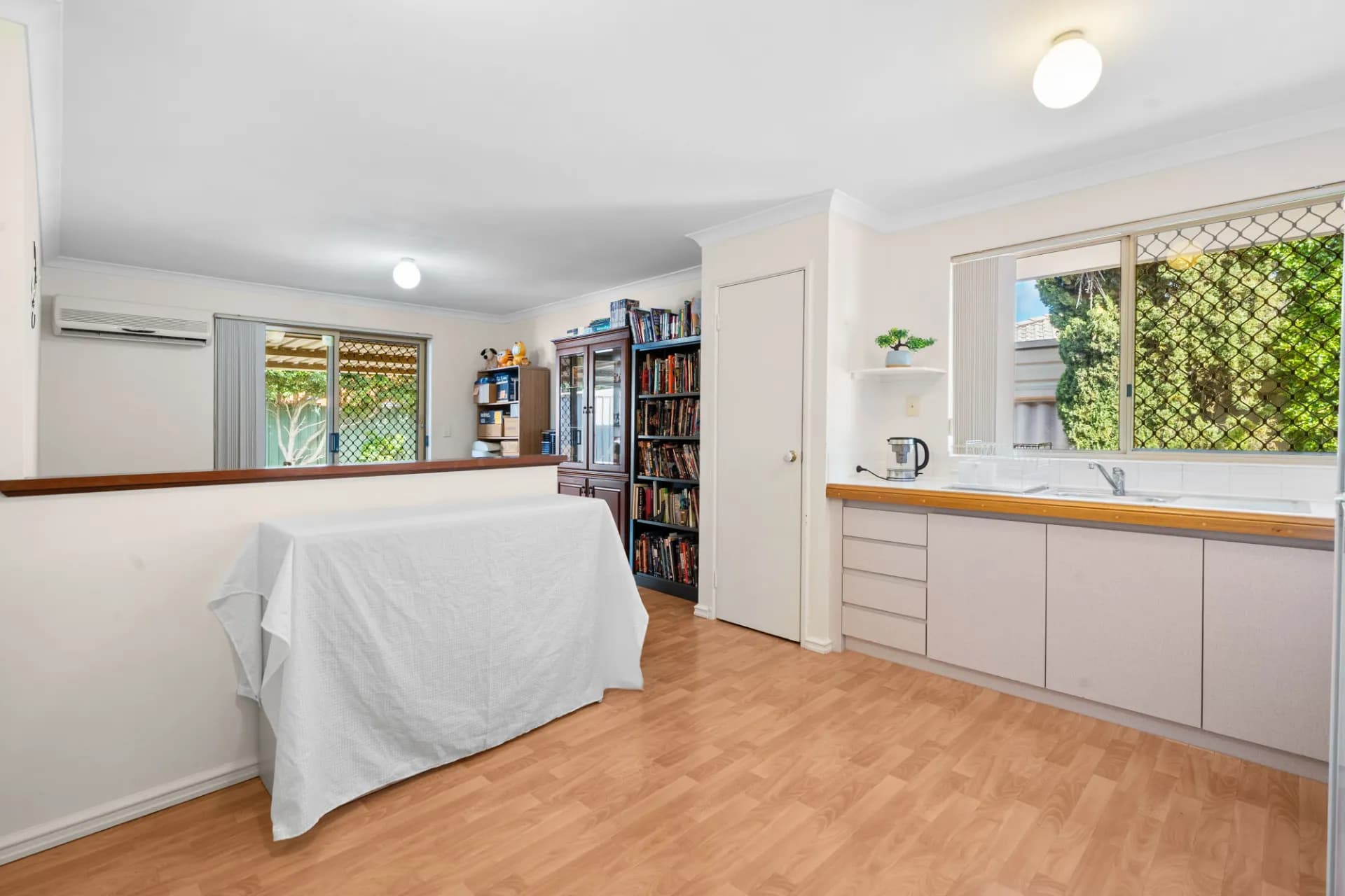 102B Waldron Boulevard, Greenfields., Greenfields - Thumbnail 8