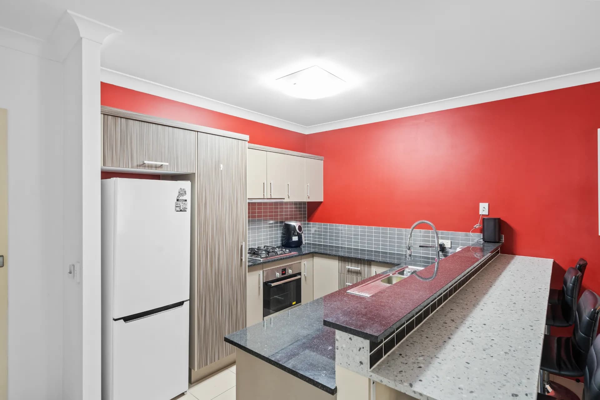 1102/12 Gregory Street, Westcourt., Westcourt - Thumbnail 7