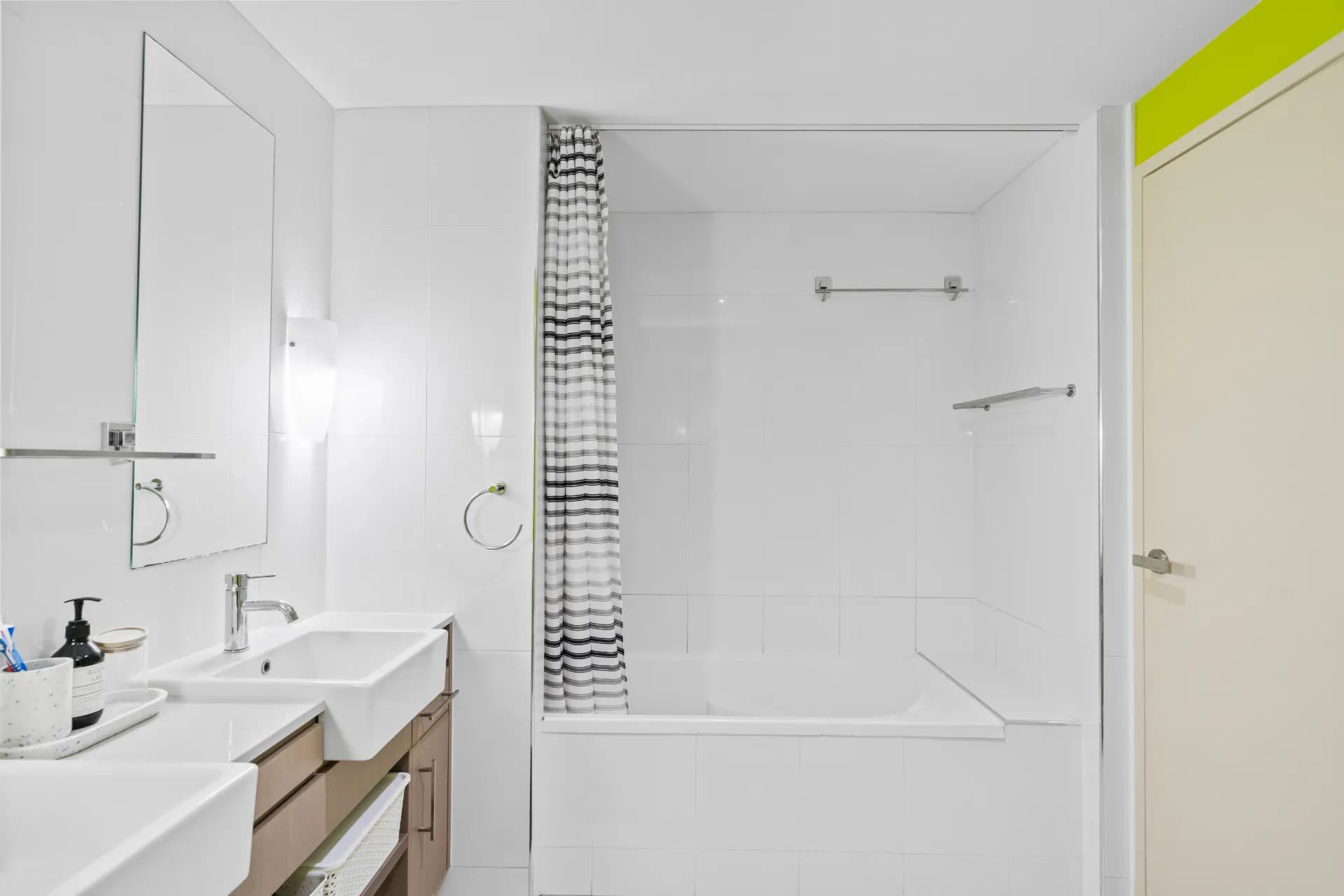 1102/12 Gregory Street, Westcourt., Westcourt - Thumbnail 8