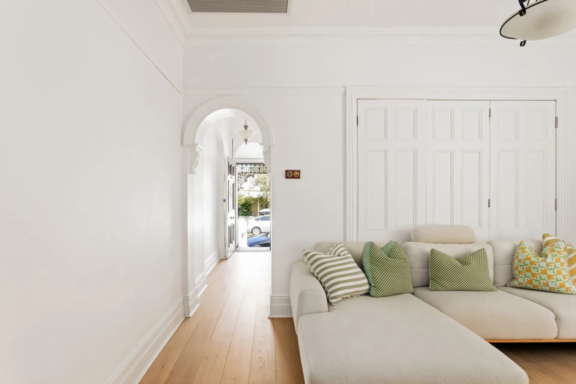 82 Westbourne Street, Petersham., Petersham - Thumbnail 2