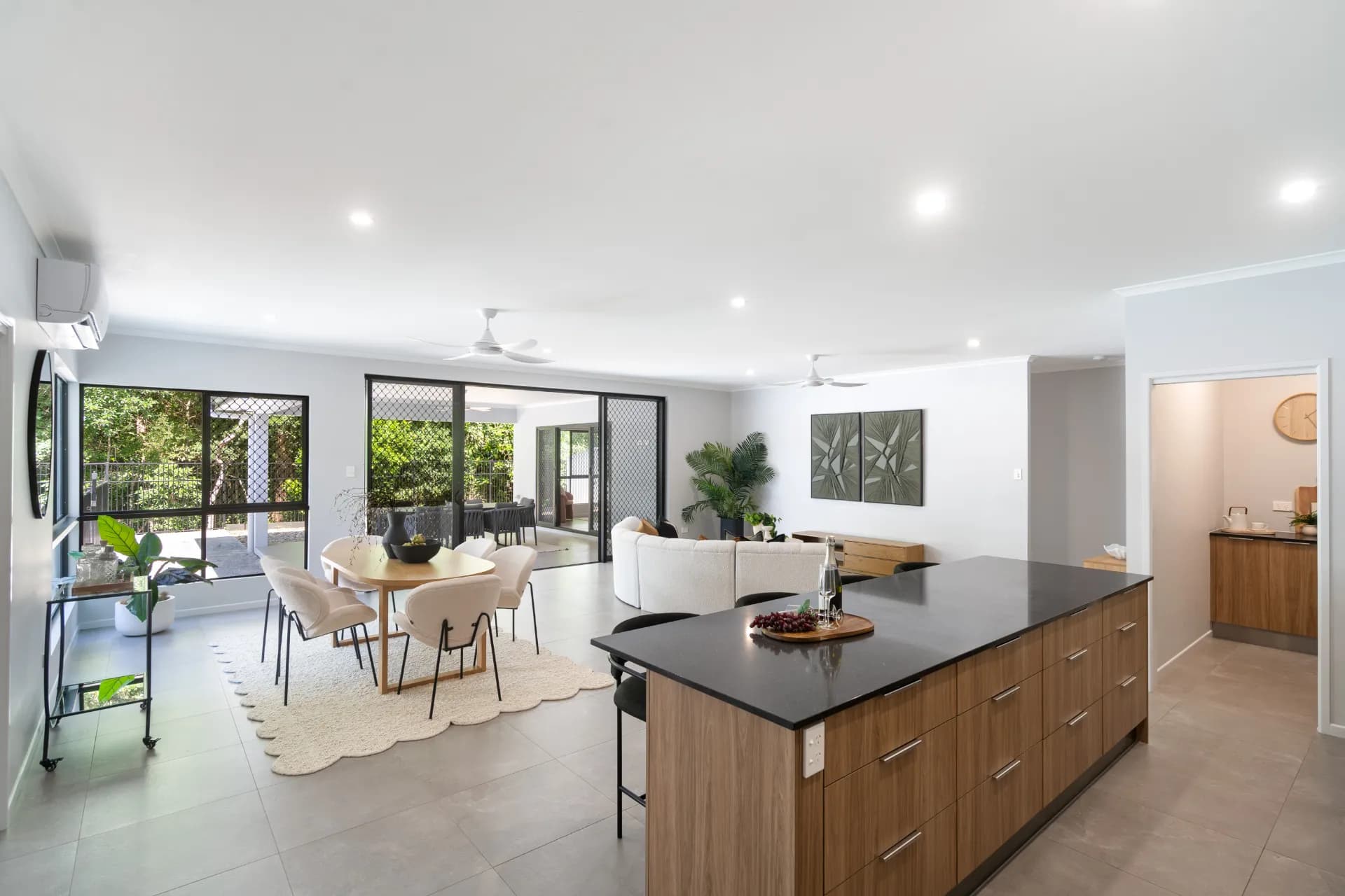 35 Seaside Parade, Palm Cove., Palm Cove - Image 1