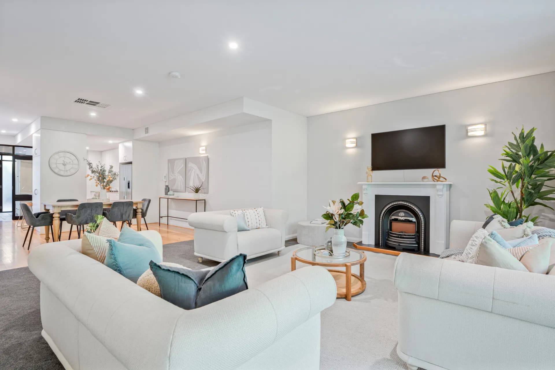 2/4 Centro Avenue, Subiaco., Subiaco - Image 1