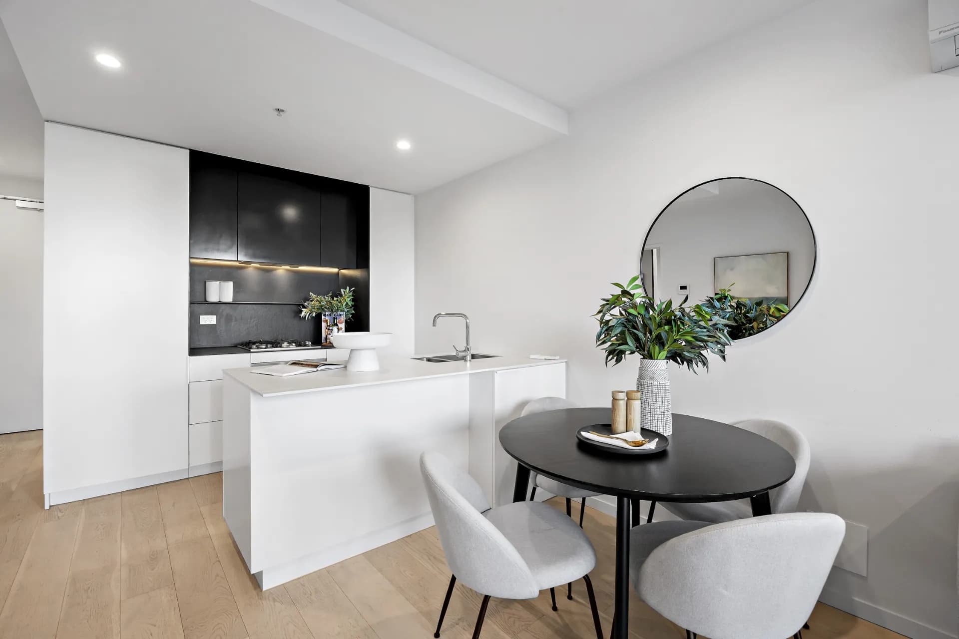 203/8 Garden Street, South Yarra., South Yarra - Thumbnail 2