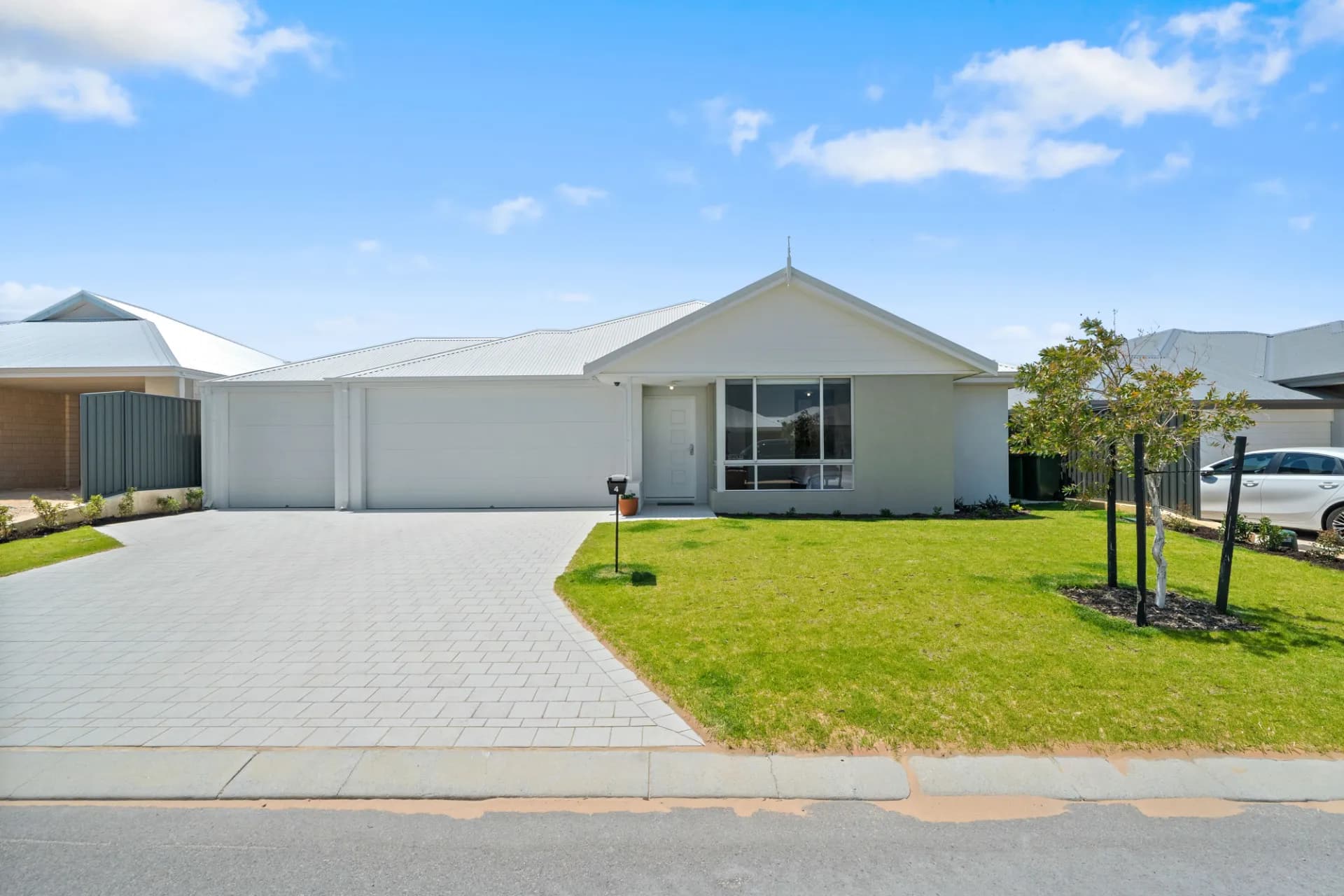 4 Deauville Approach, Madora Bay., Madora Bay - Image 1