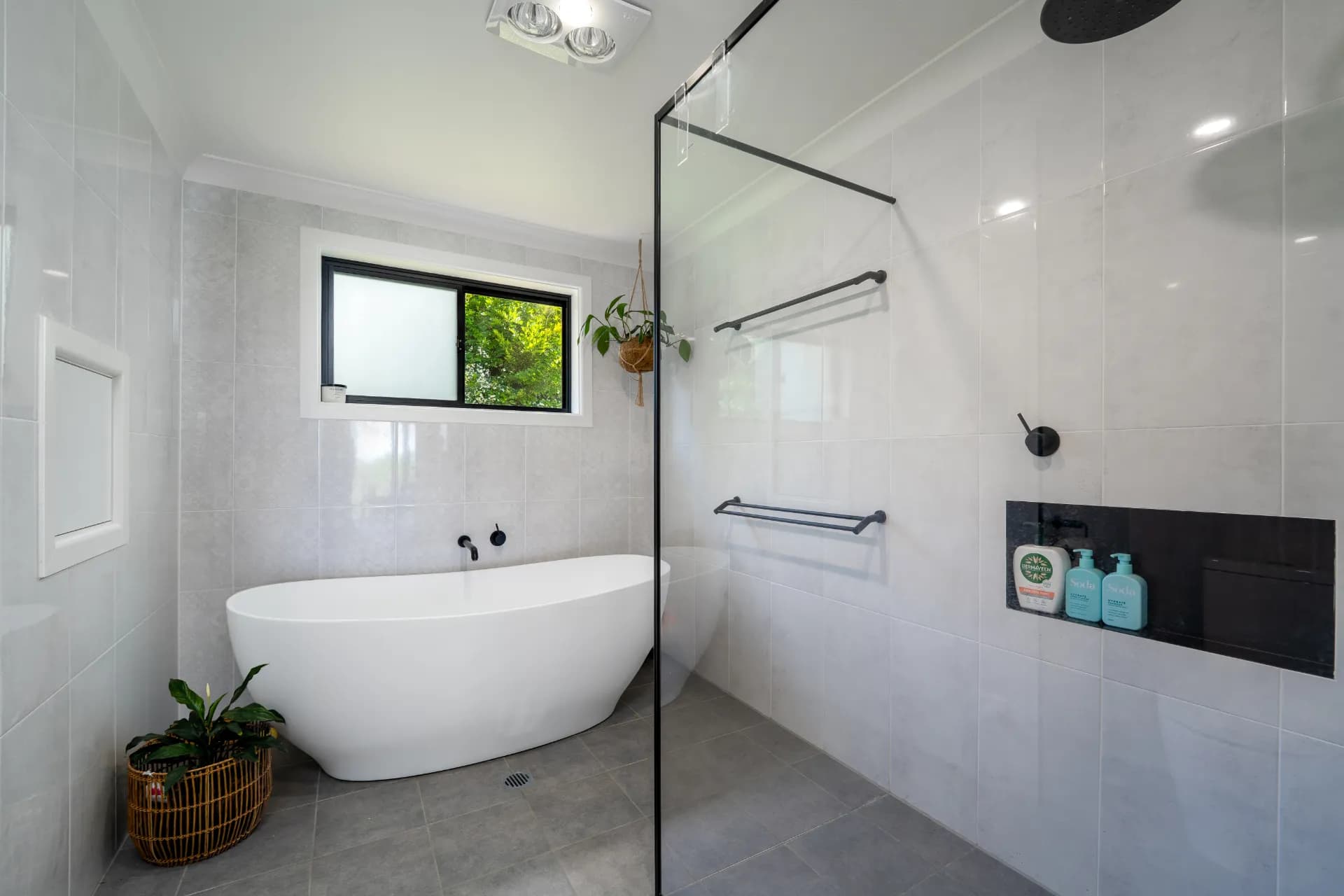 6 Bishop Crescent, Armidale., Armidale - Thumbnail 8