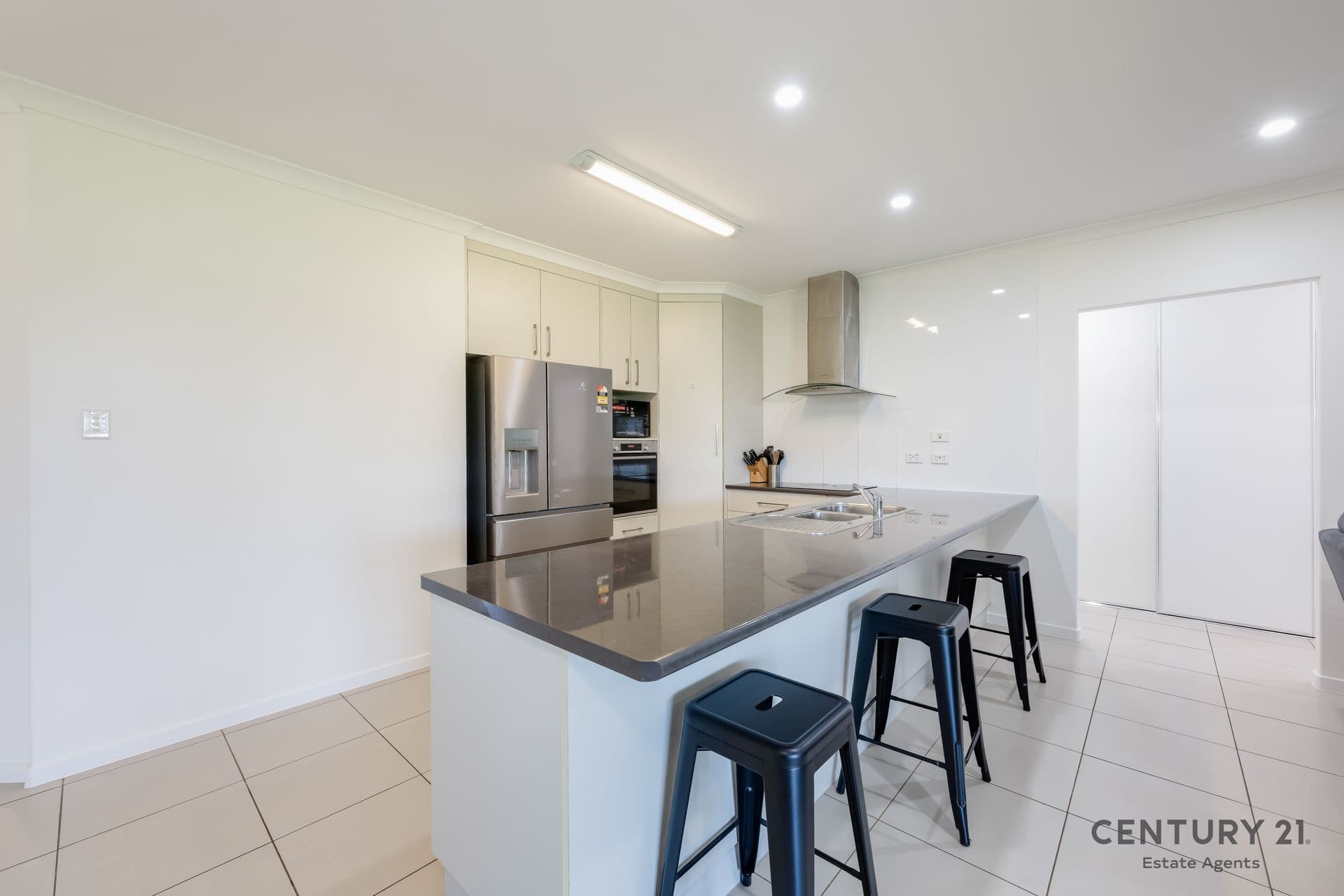 3 Palmerston Drive, Branyan - Thumbnail 4