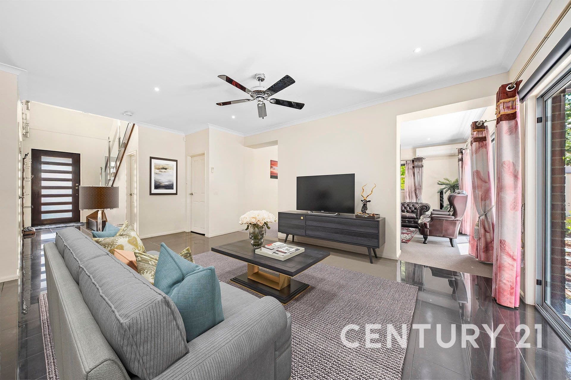 16 Snowdrop Drive, Keysborough, VIC, 3173, Keysborough - Thumbnail 2