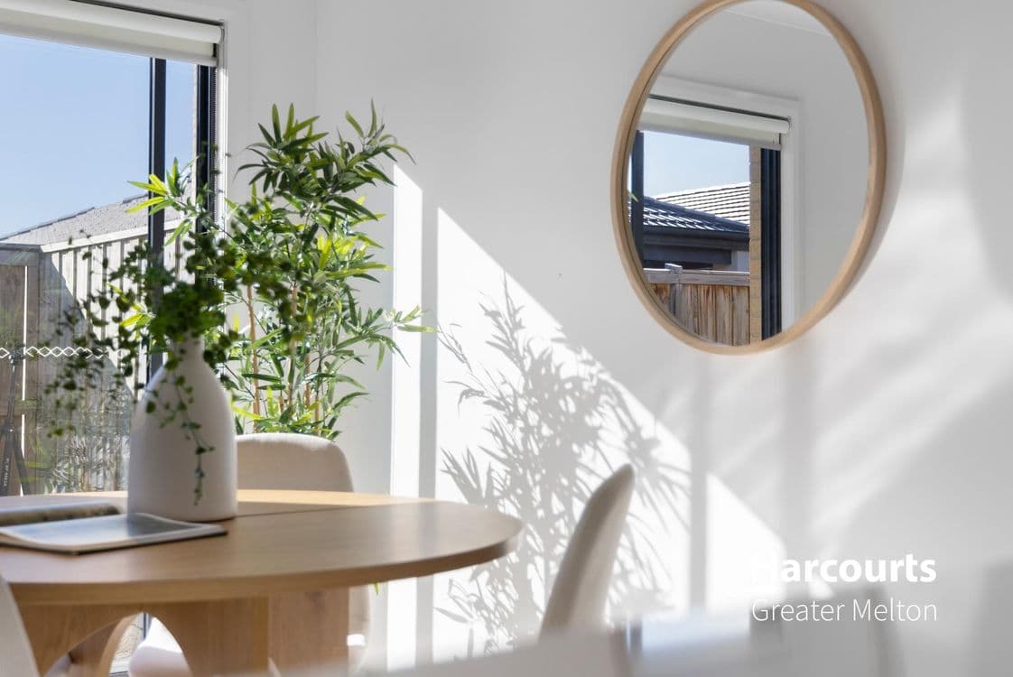 14 Morningside Drive, THORNHILL PARK, VIC 3335, Thornhill Park - Thumbnail 2