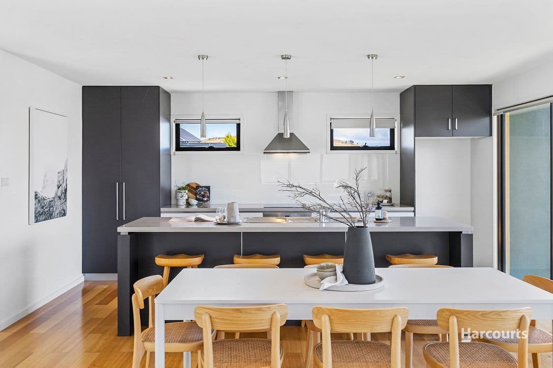 1/698 Oceana Drive, TRANMERE, TAS 7018, Tranmere - Thumbnail 2