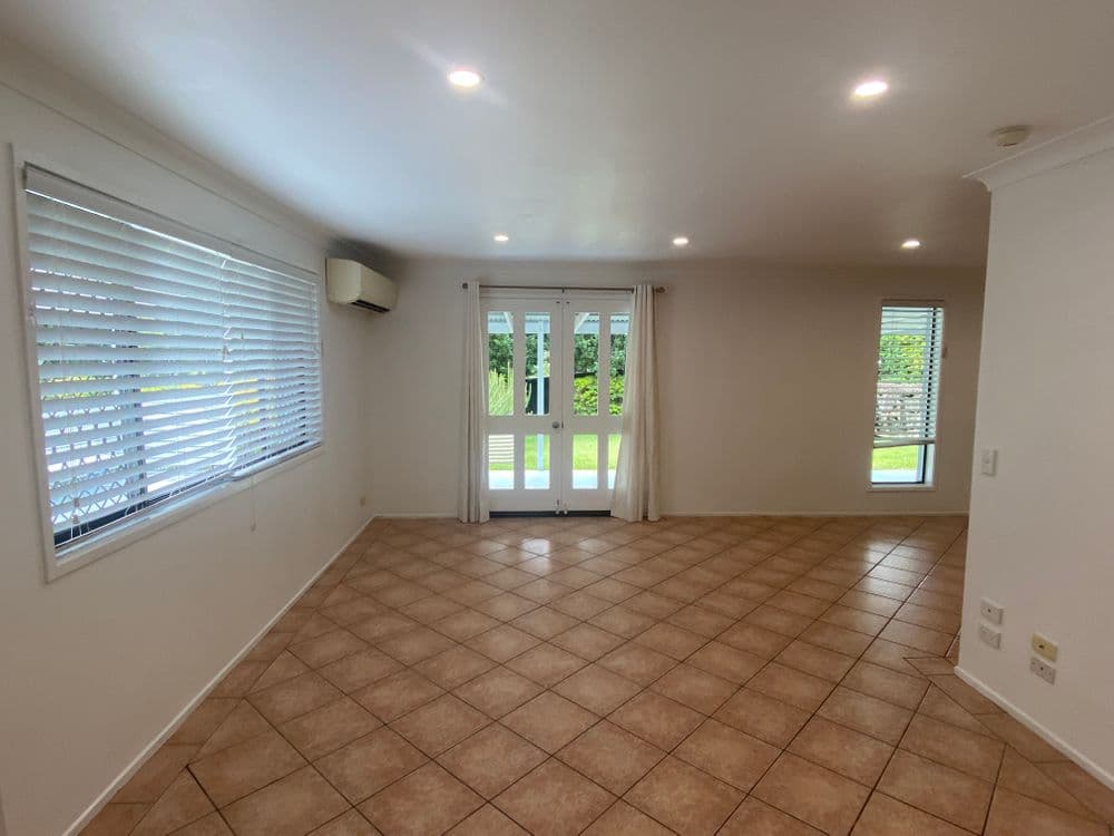 17 San Mateo Boulevard, ASHMORE, QLD 4214, Ashmore - Thumbnail 6