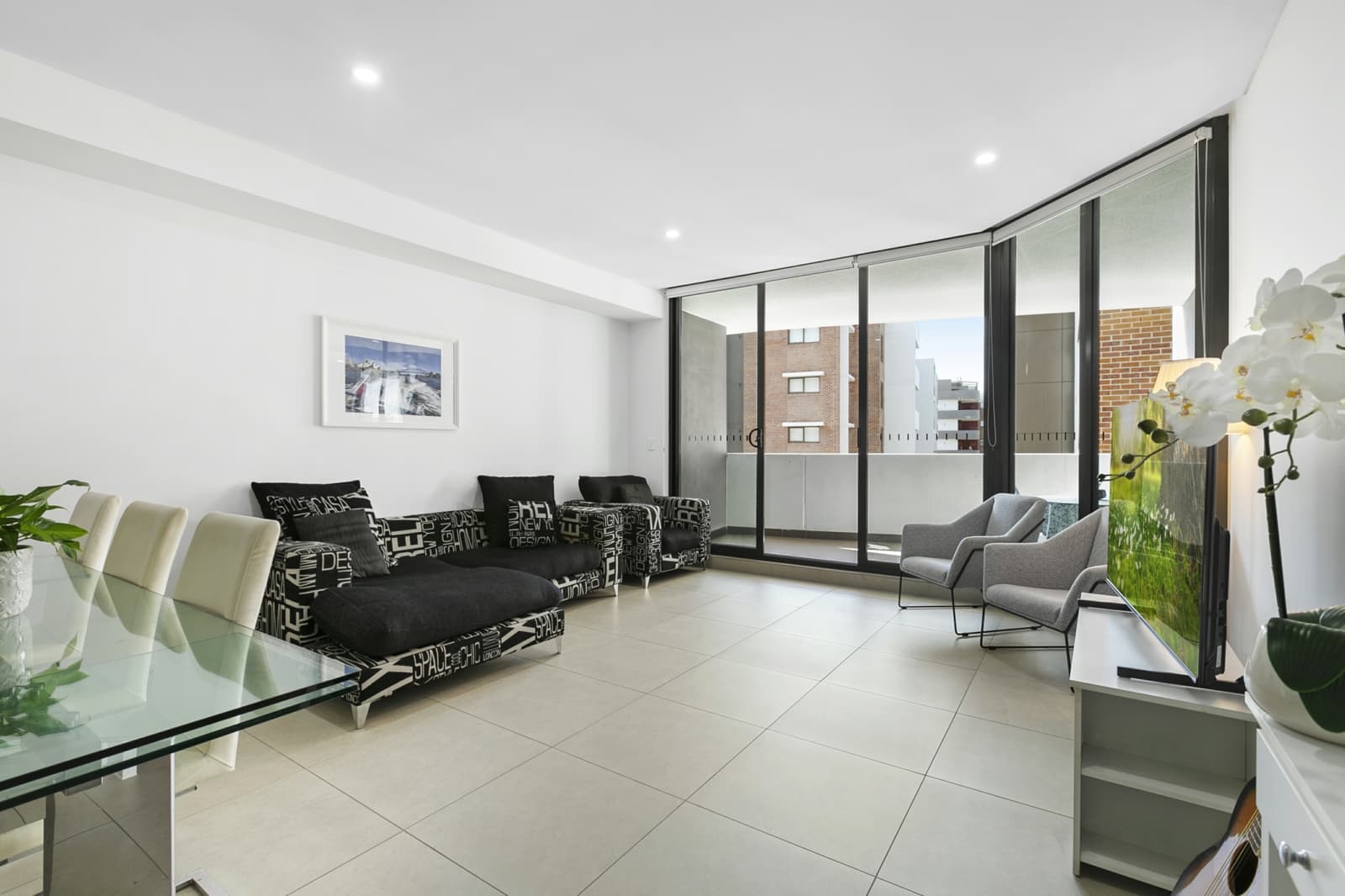3 Madden Close, Botany - Thumbnail 2