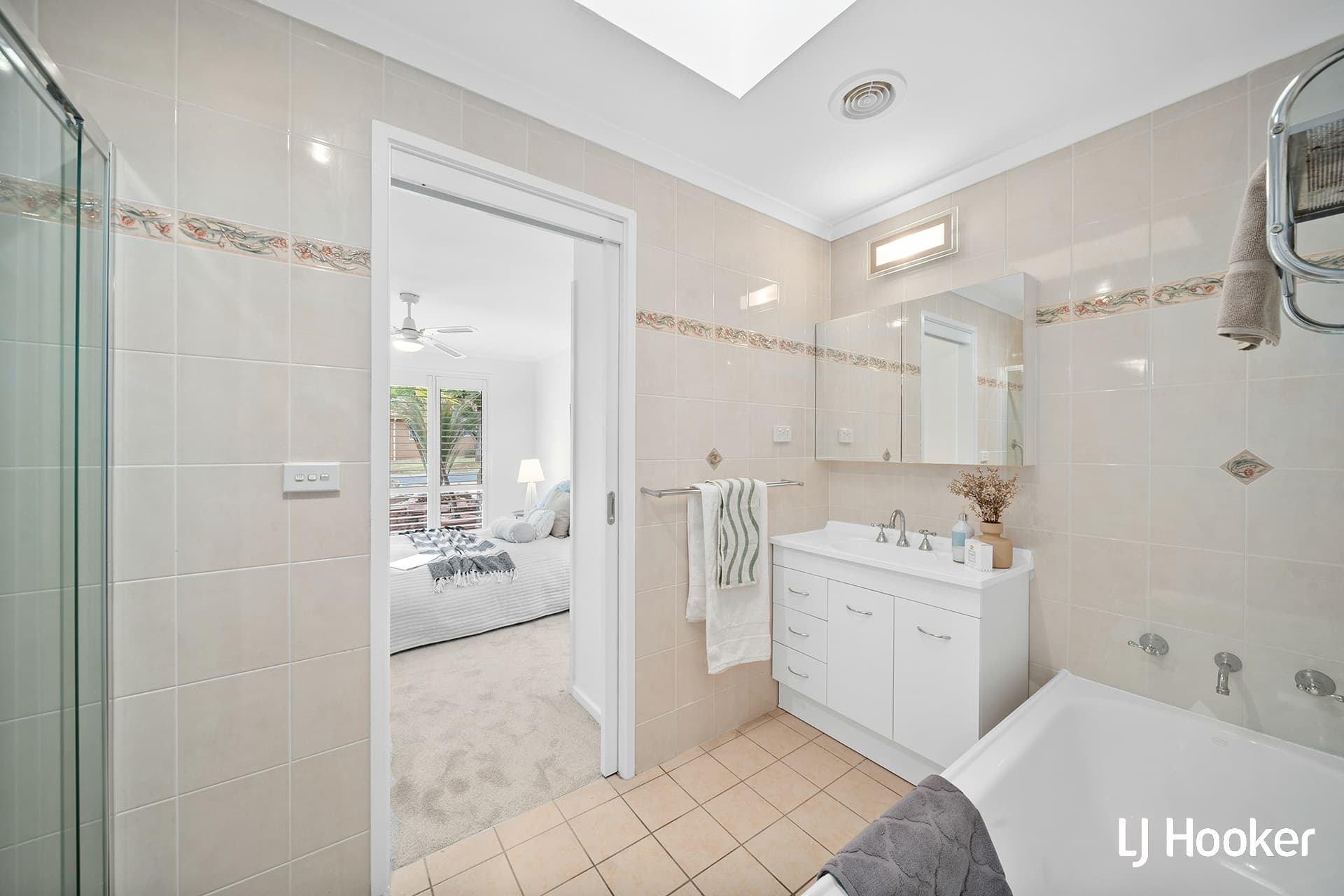 30 Dorrit Black Crescent, Lyneham, Lyneham - Thumbnail 6
